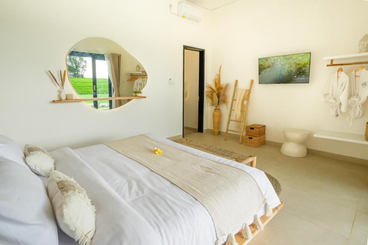 Santorini Sunset New 4 Bedroom With Beautiful Rice Paddy View And A Large Pool Villa Canggu (Bali)