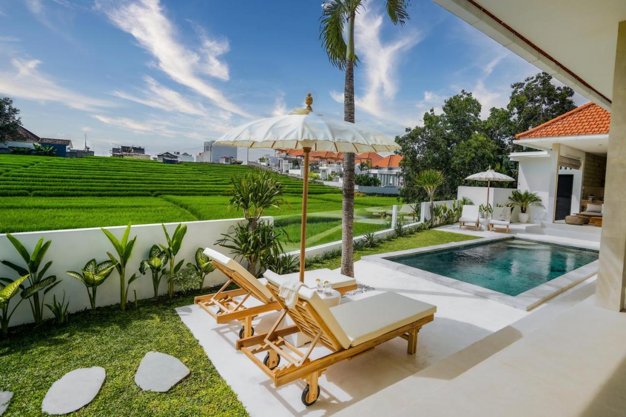 Santorini Sunset New 4 Bedroom With Beautiful Rice Paddy View And A Large Pool Villa Canggu (Bali)