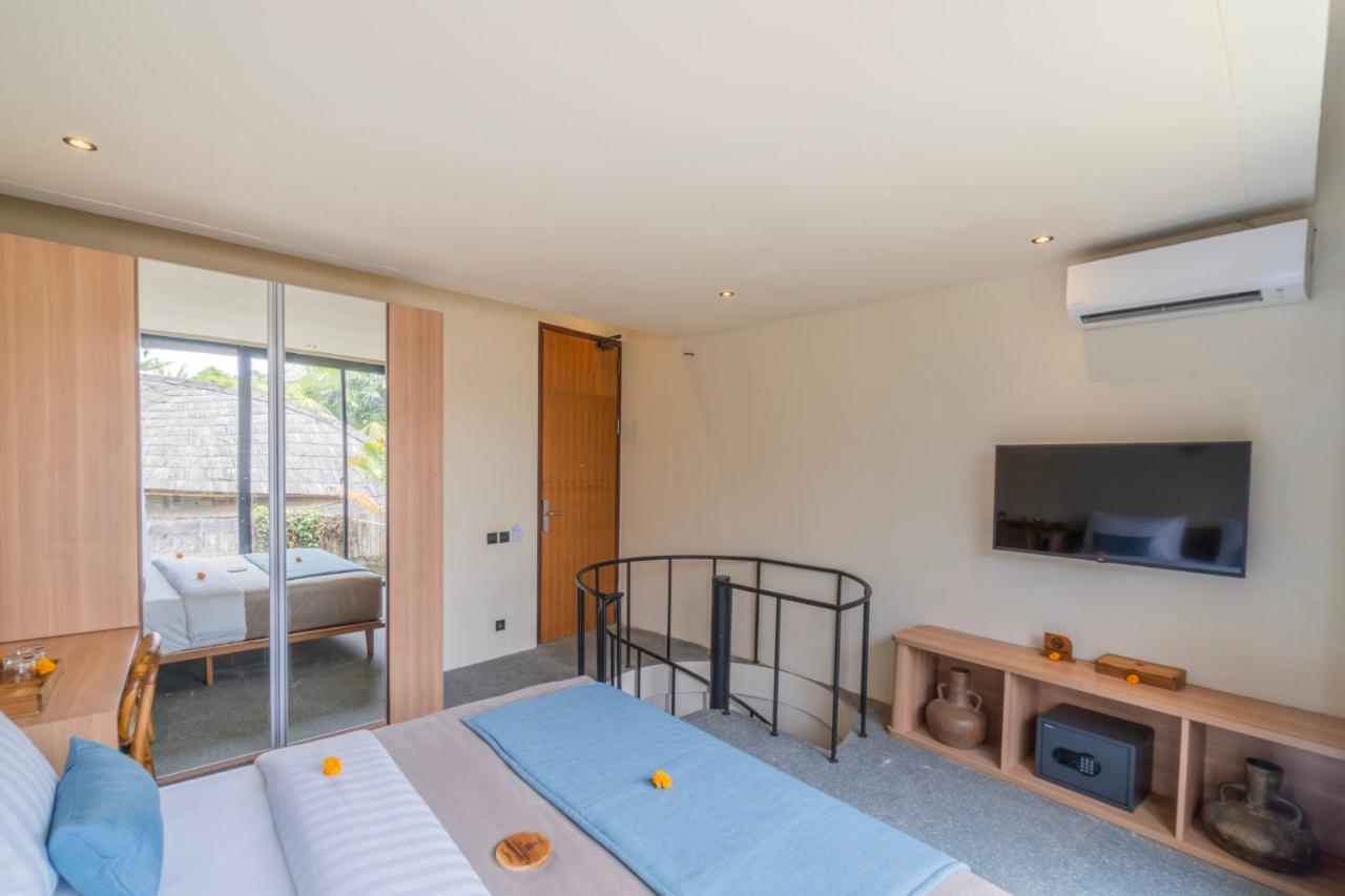 & By Ini Vie Hospitality 5*