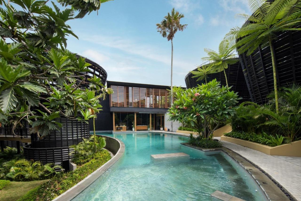 & By Ini Vie Hospitality 5*
