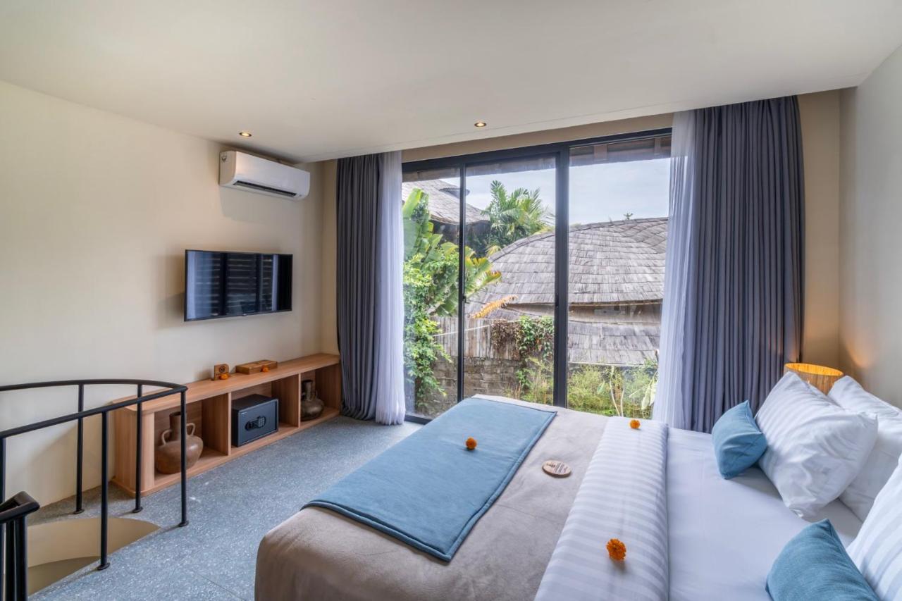& By Ini Vie Hospitality 5*