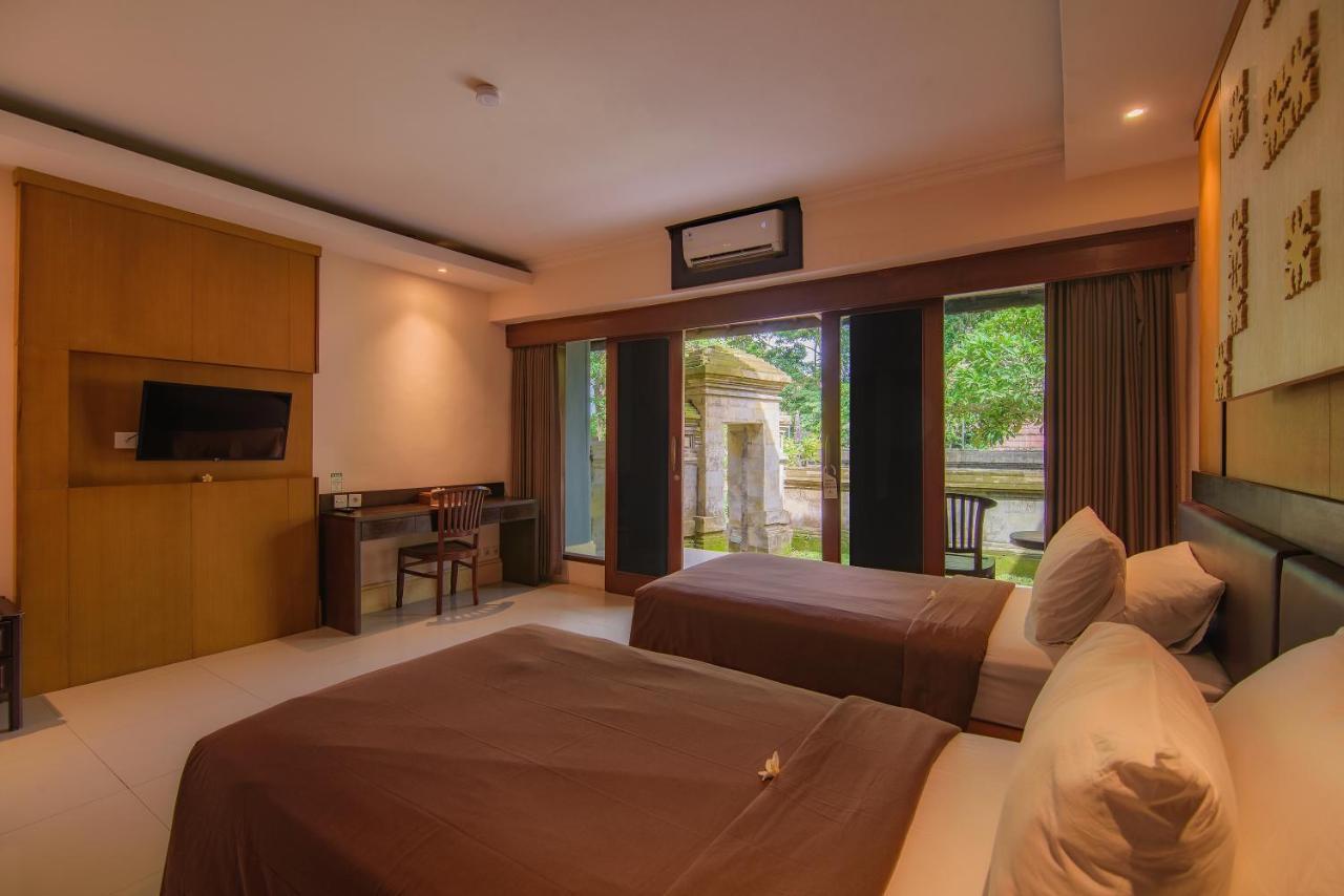 Champlung Sari And Hotel