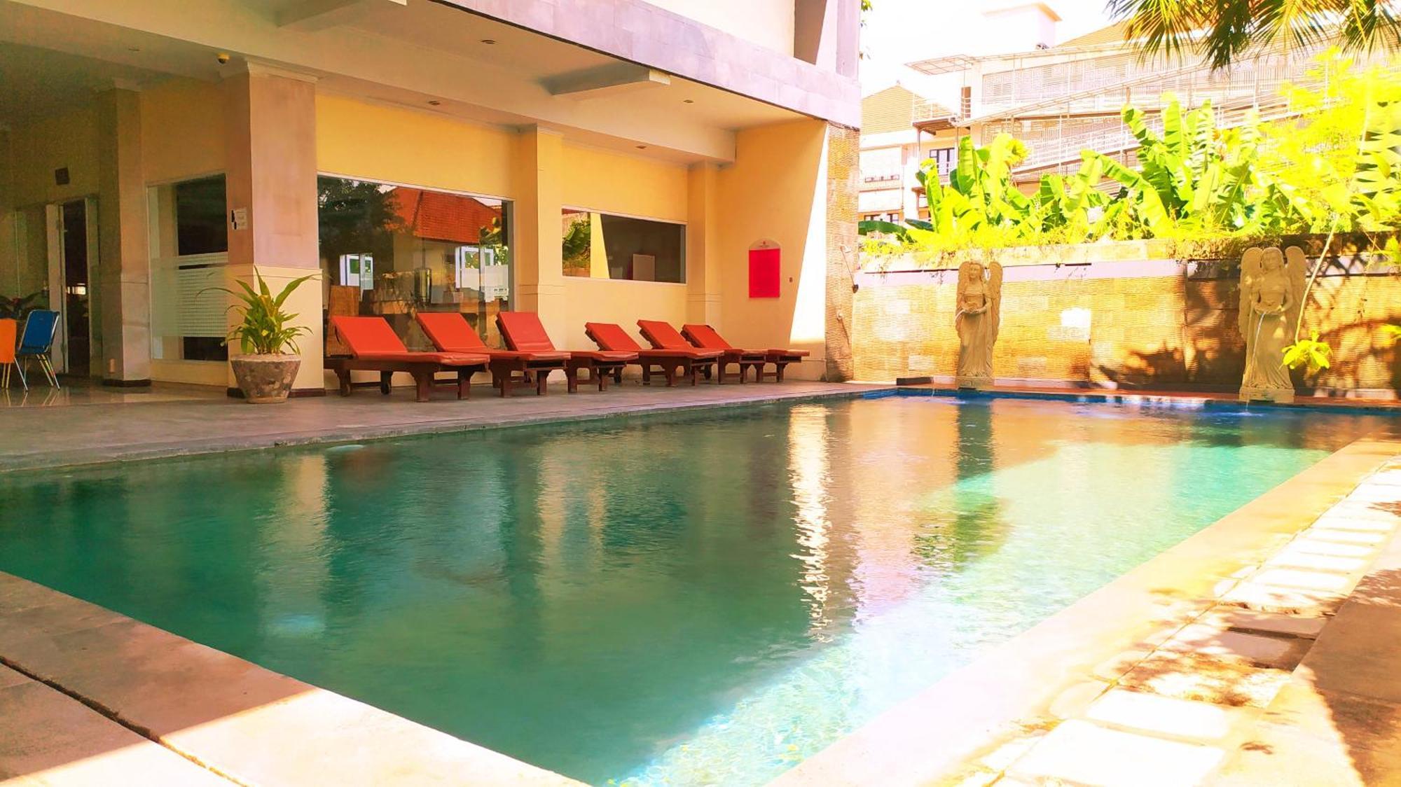 Hotel Puri Saron 3*