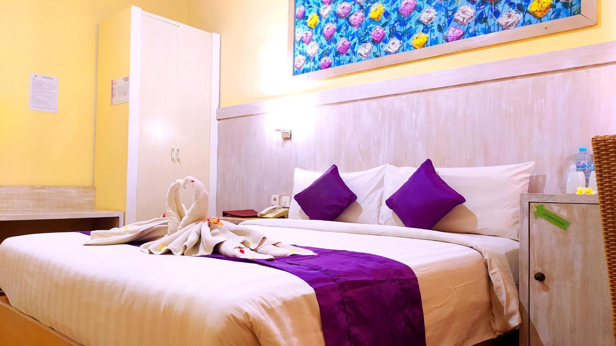 Puri Saron 3*