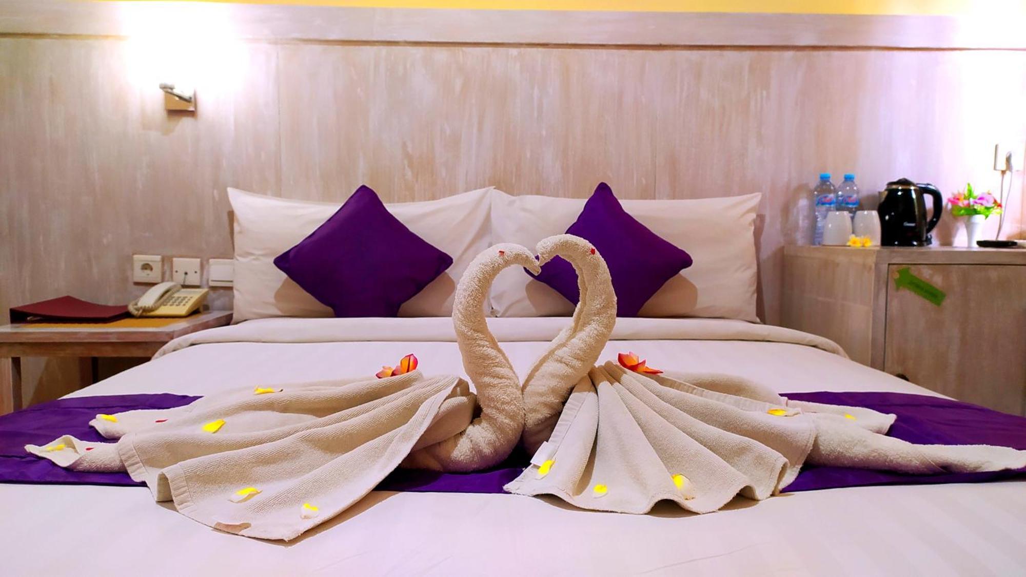 Puri Saron Hotel 3*