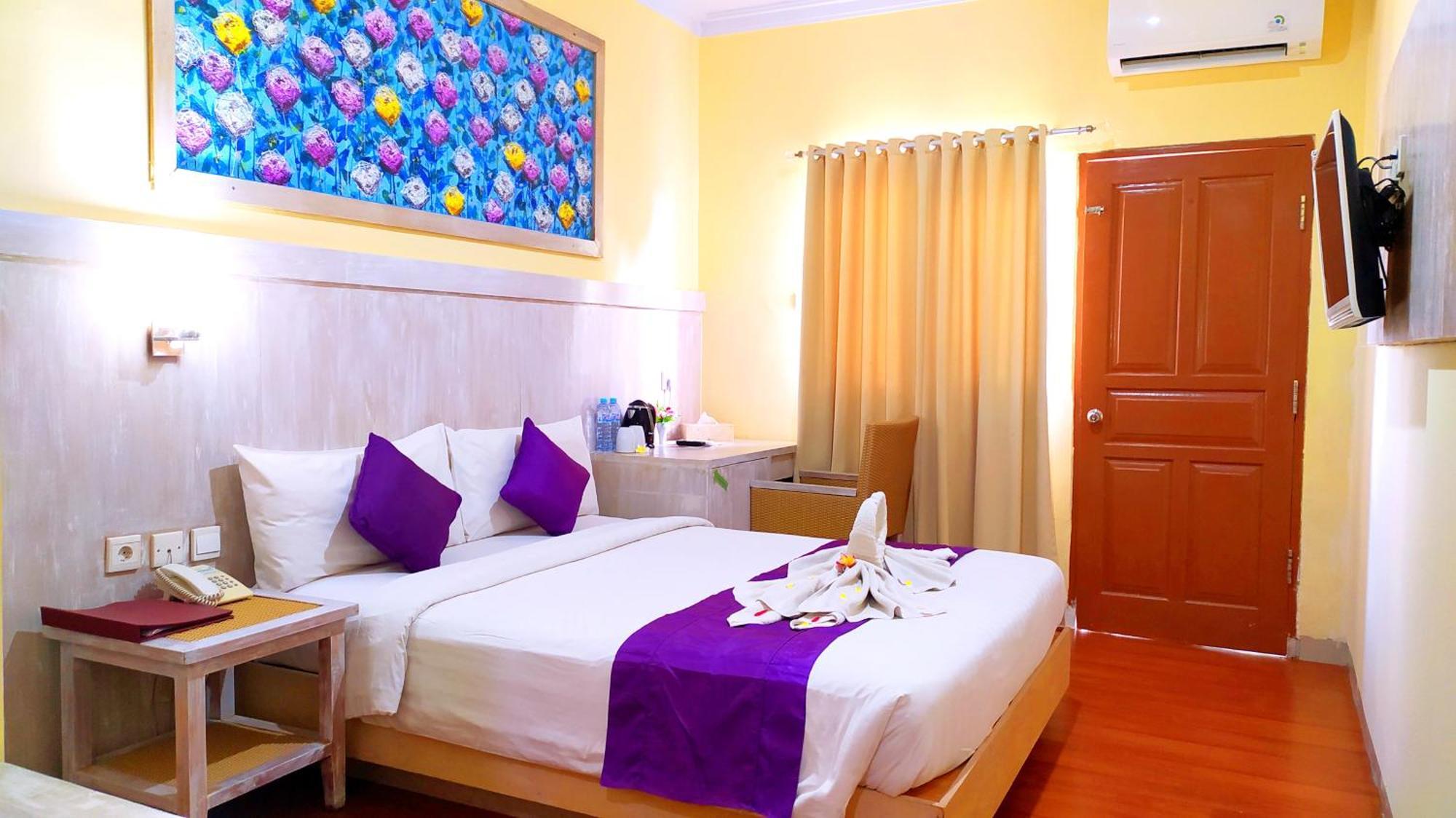 Puri Saron Hotel 3*