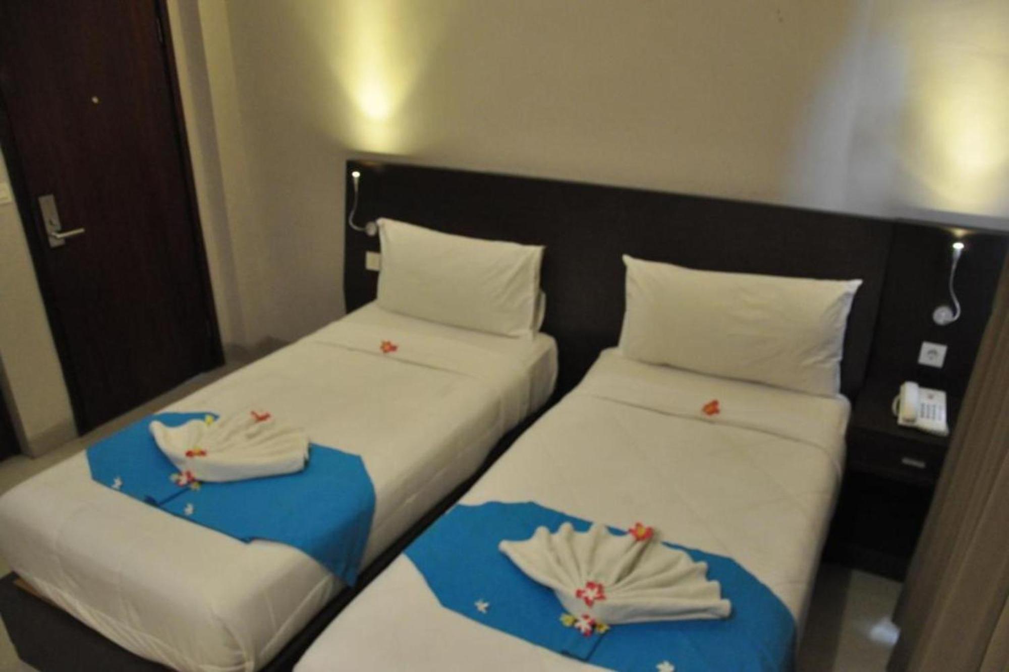 Hotel Akarsa Transit 2*