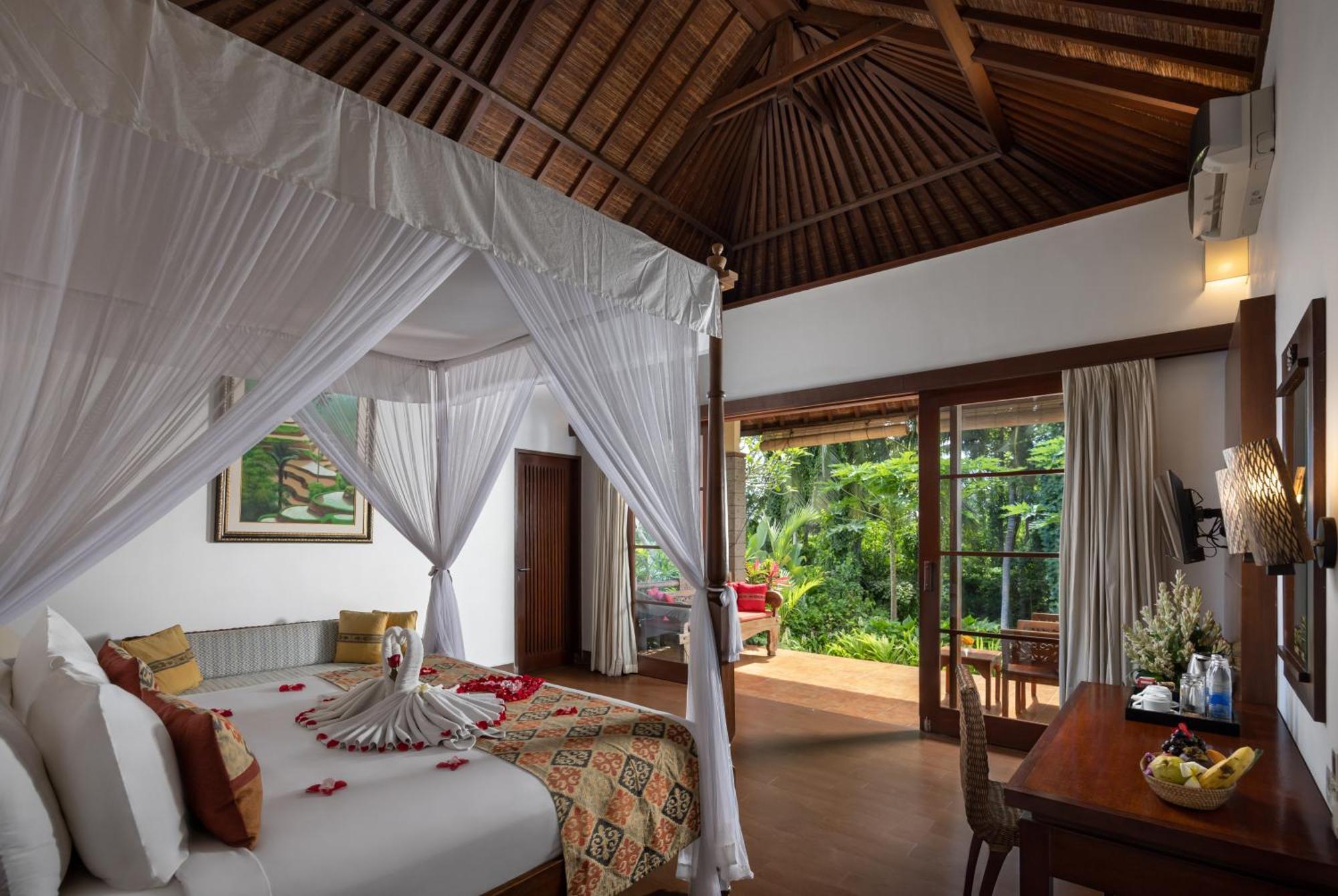 Kori Resort, Restaurant & Resort