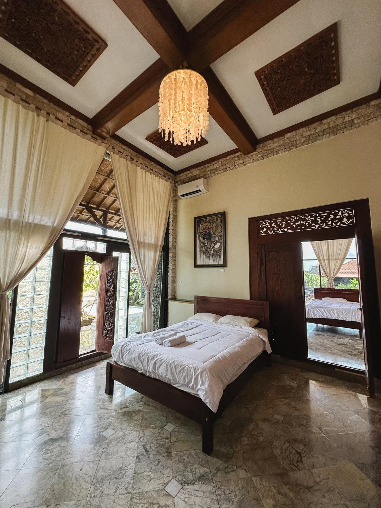 The Uluwatu Estate 3*