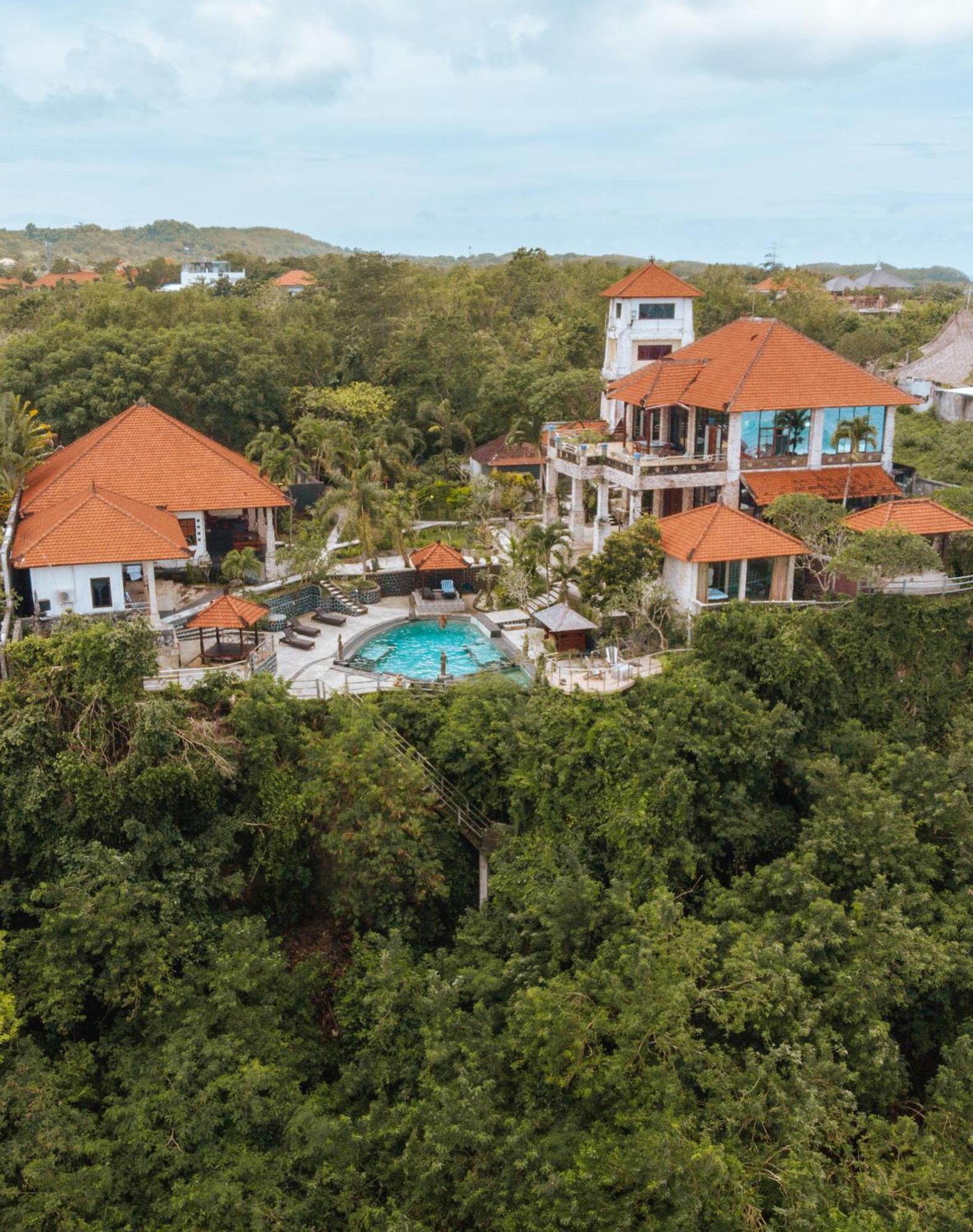 The Uluwatu Estate Holiday park Pecatu (Bali)