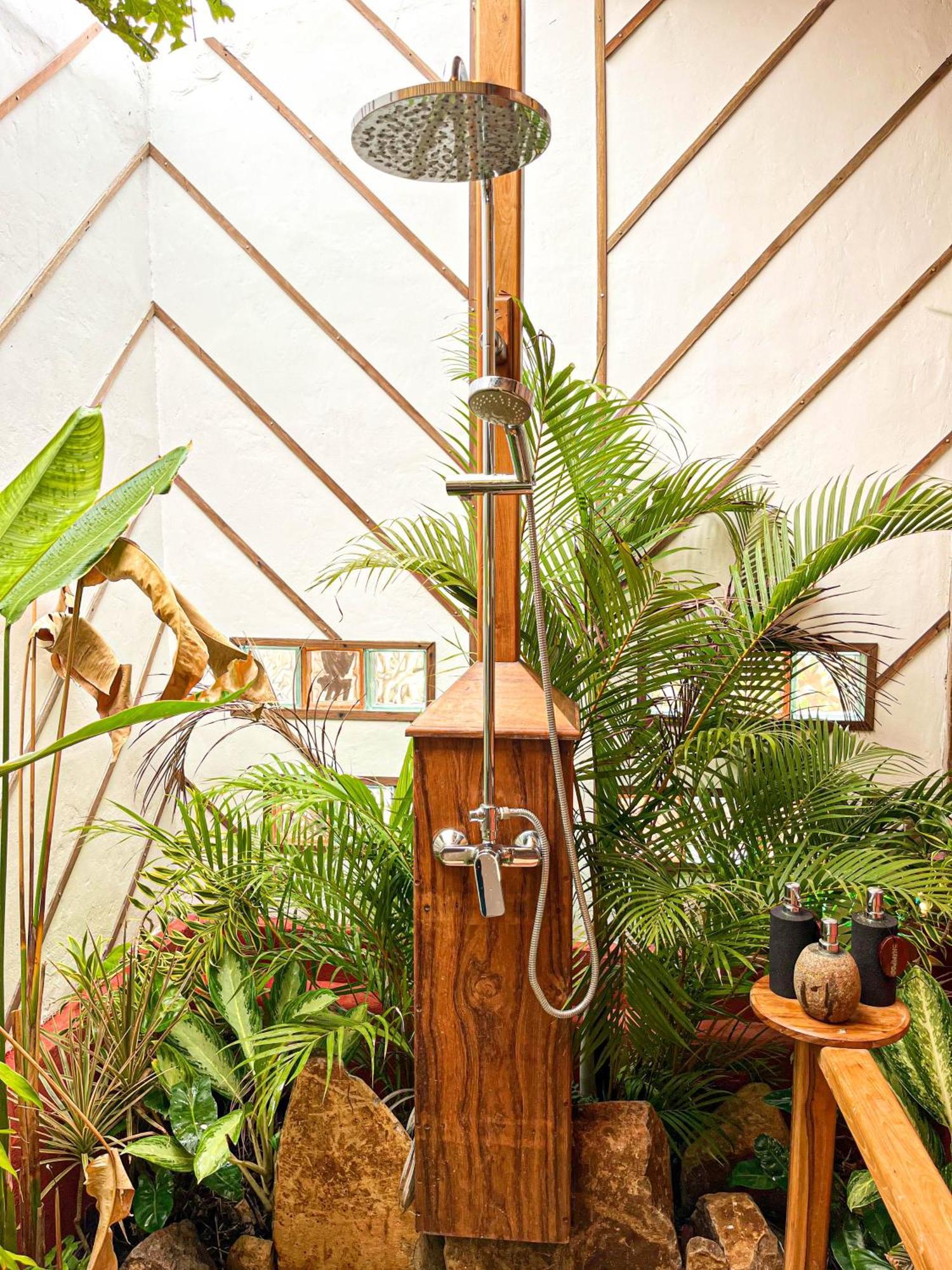 Blue Earth Village Hotel Amed (Bali)
