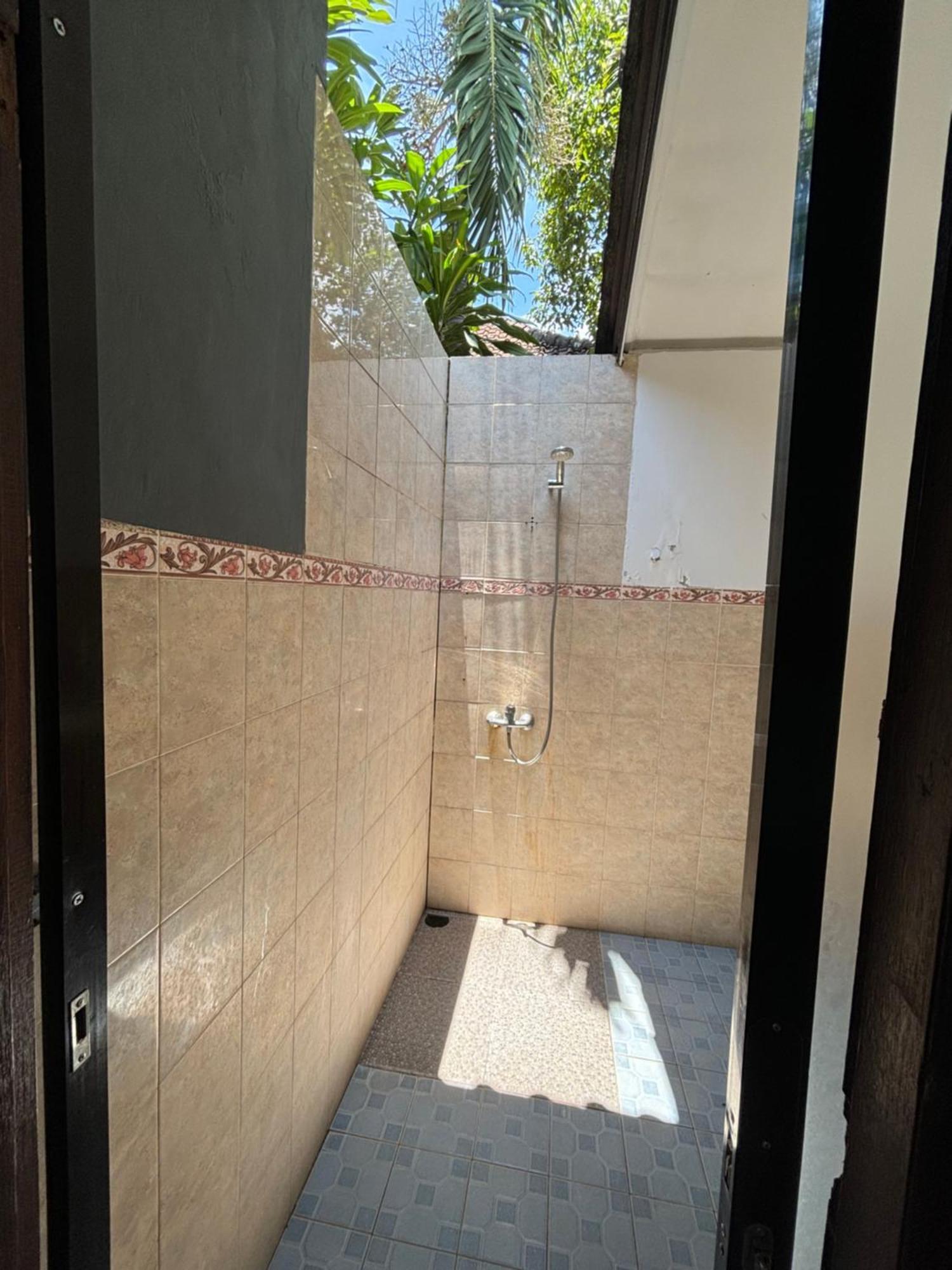 Bahari Guest house