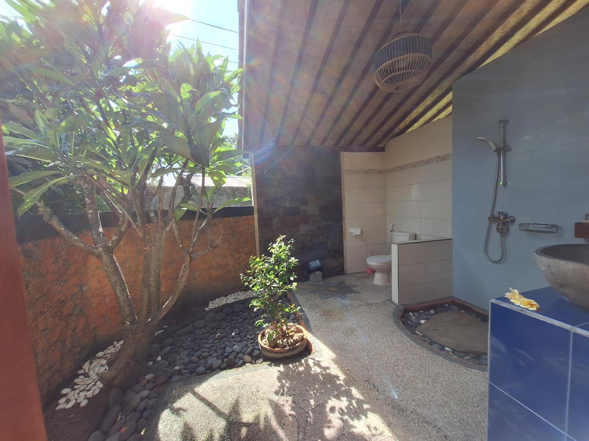 Frangipani & Restaurant Guest house