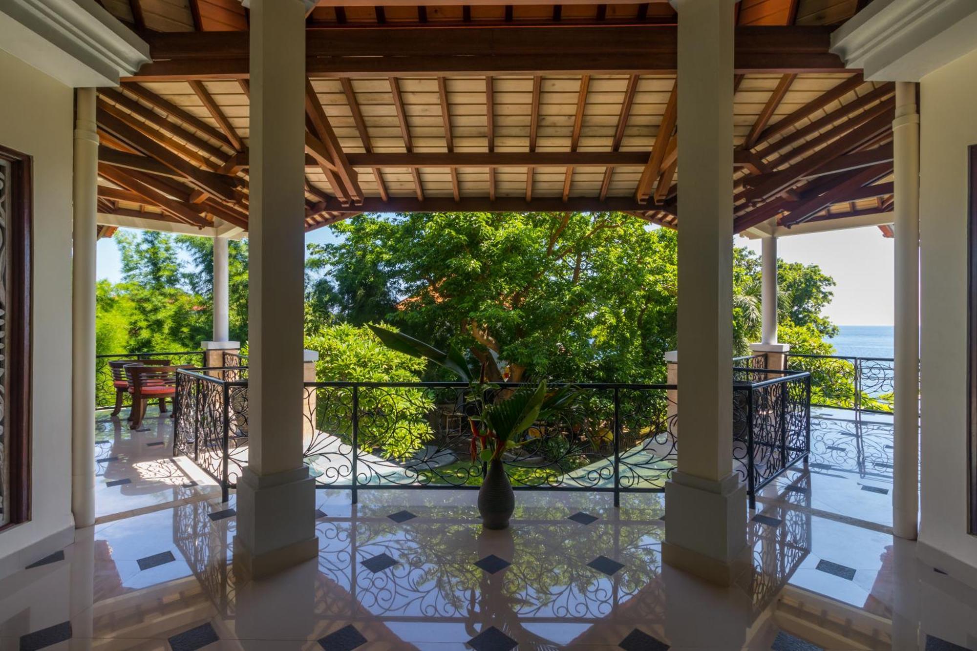 Sky Dancer - Bali Hotel