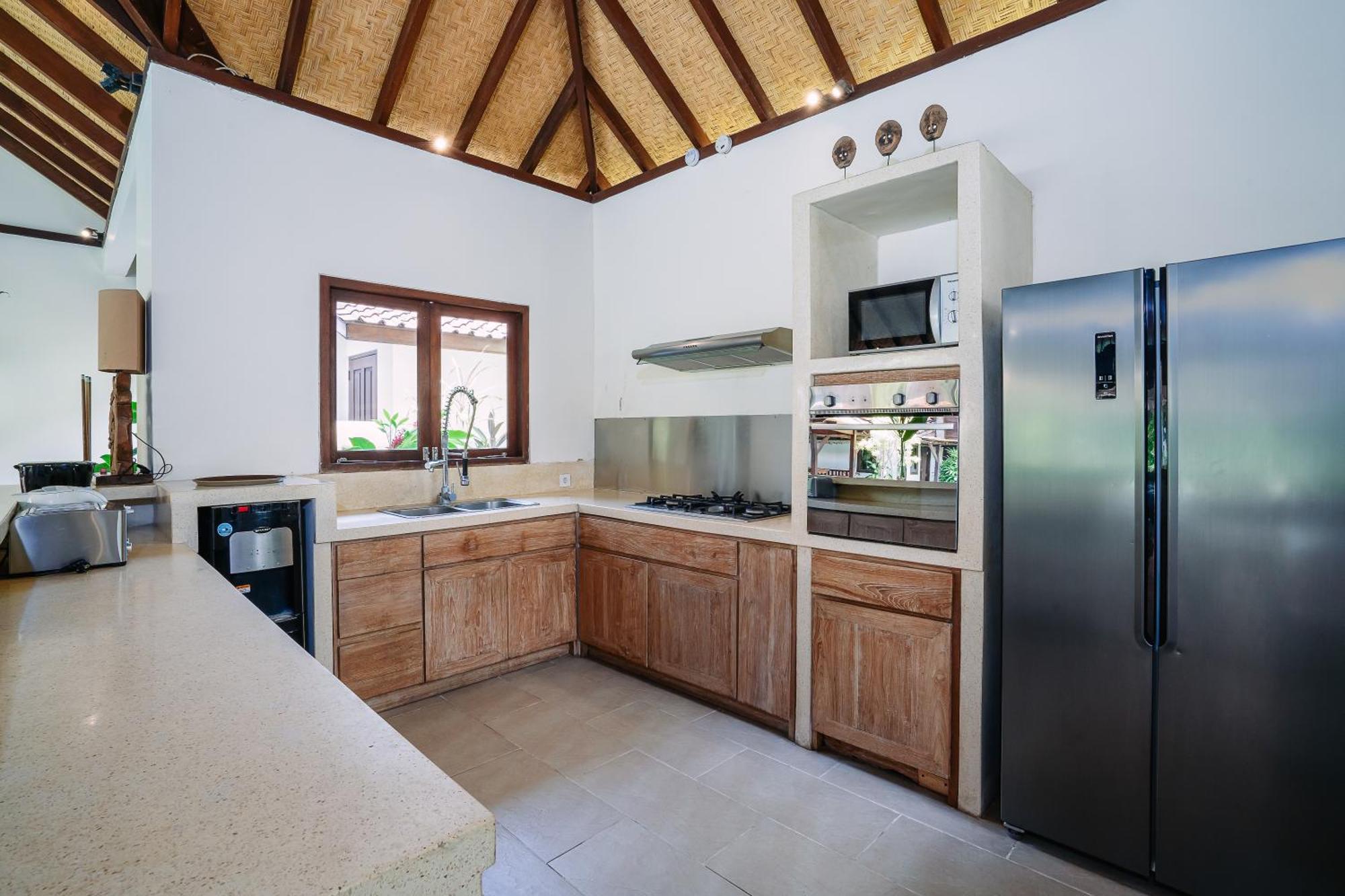 Cira - 5 Bedrooms Private Next To Villa Seminyak (Bali)