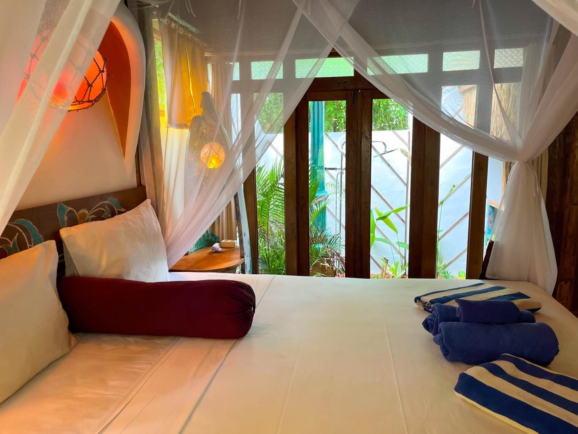 Blue Earth Village Hotel *