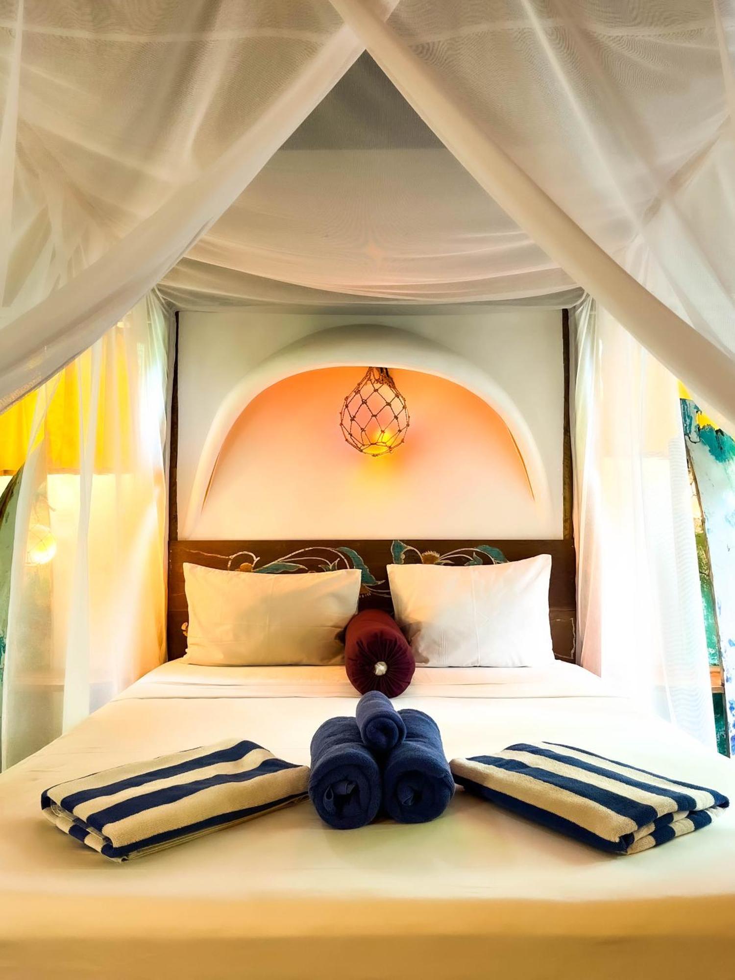 Blue Earth Village Hotel