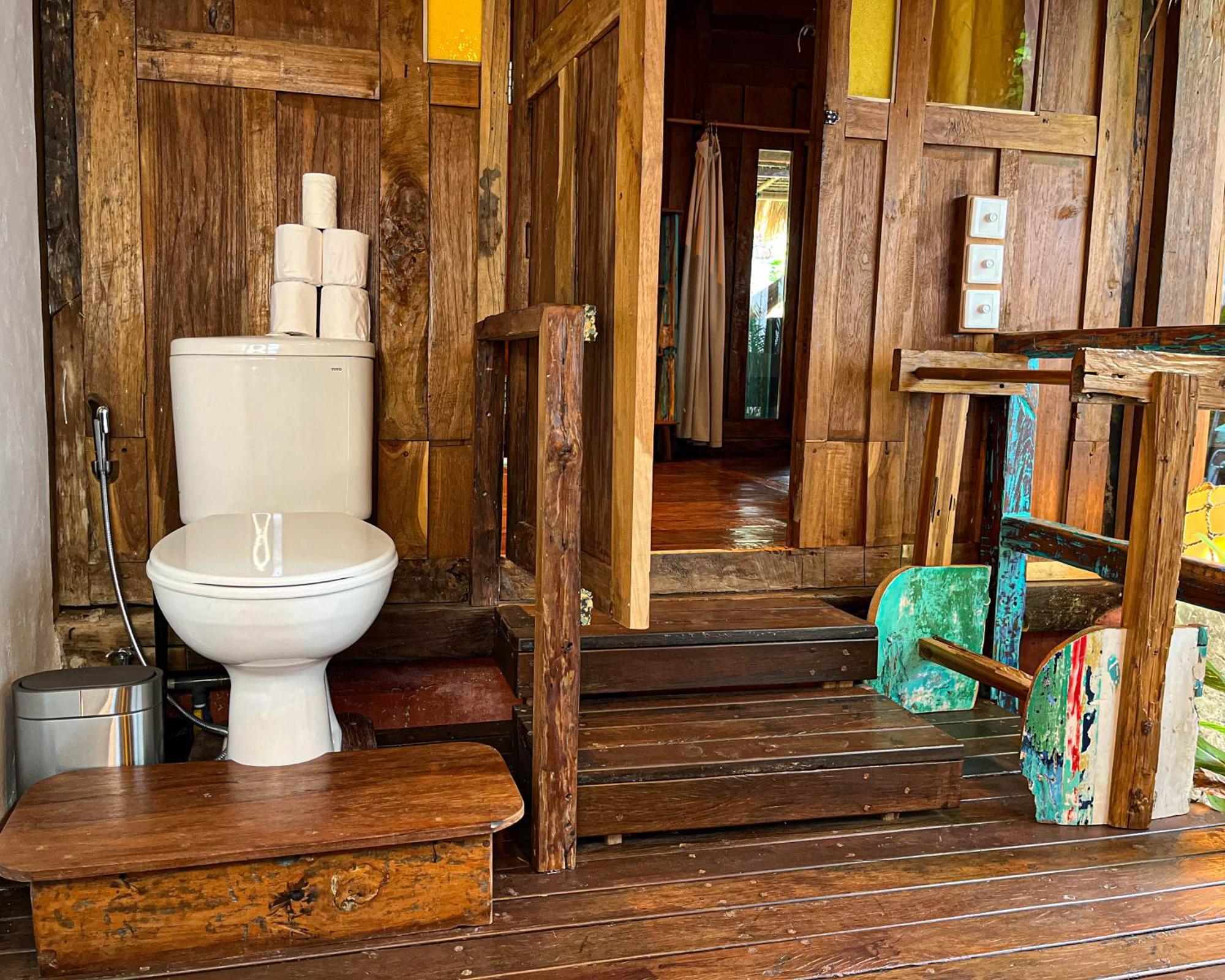 Blue Earth Village Hotel