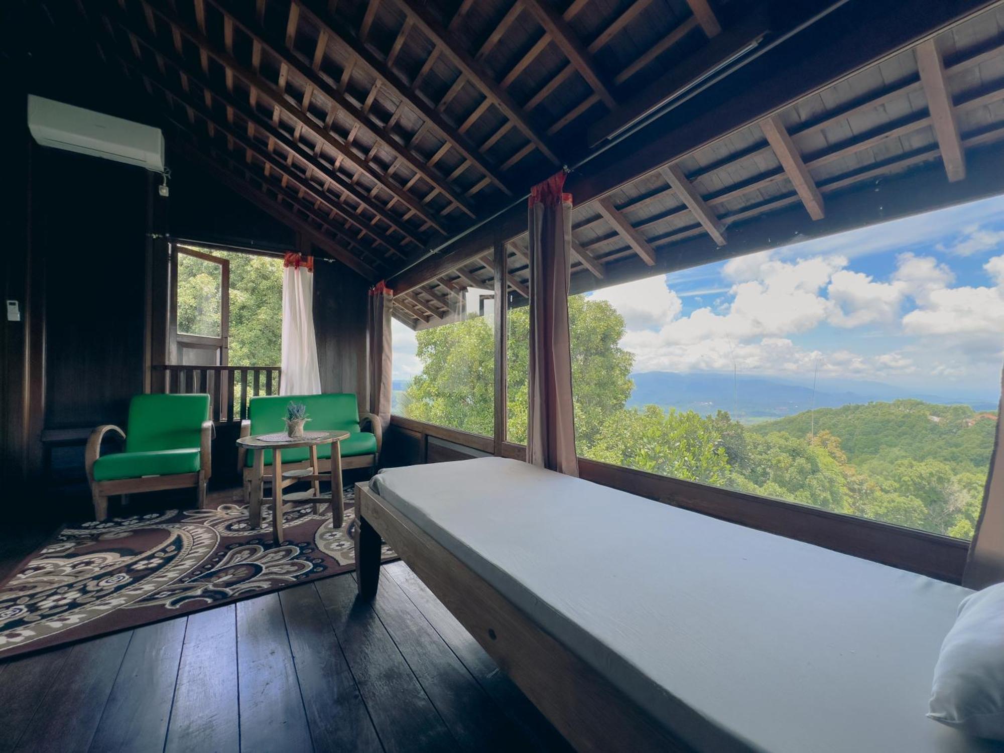 Tjeraki House *