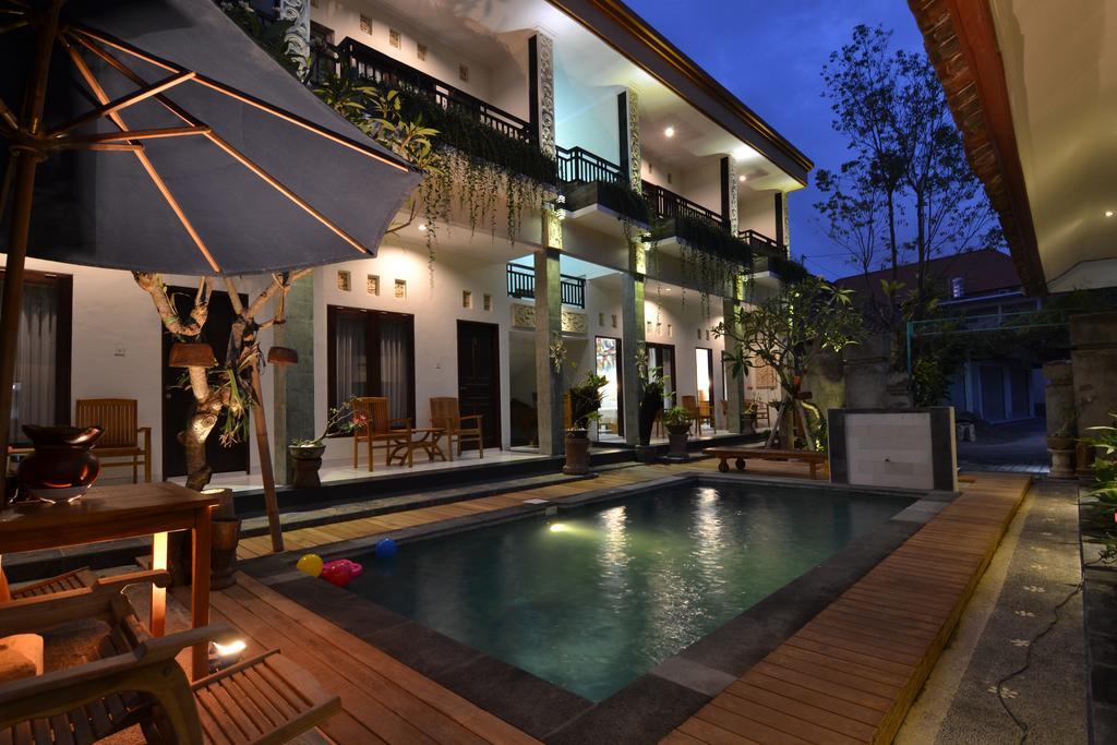 Homestay Pujihouse One Legian (Bali)
