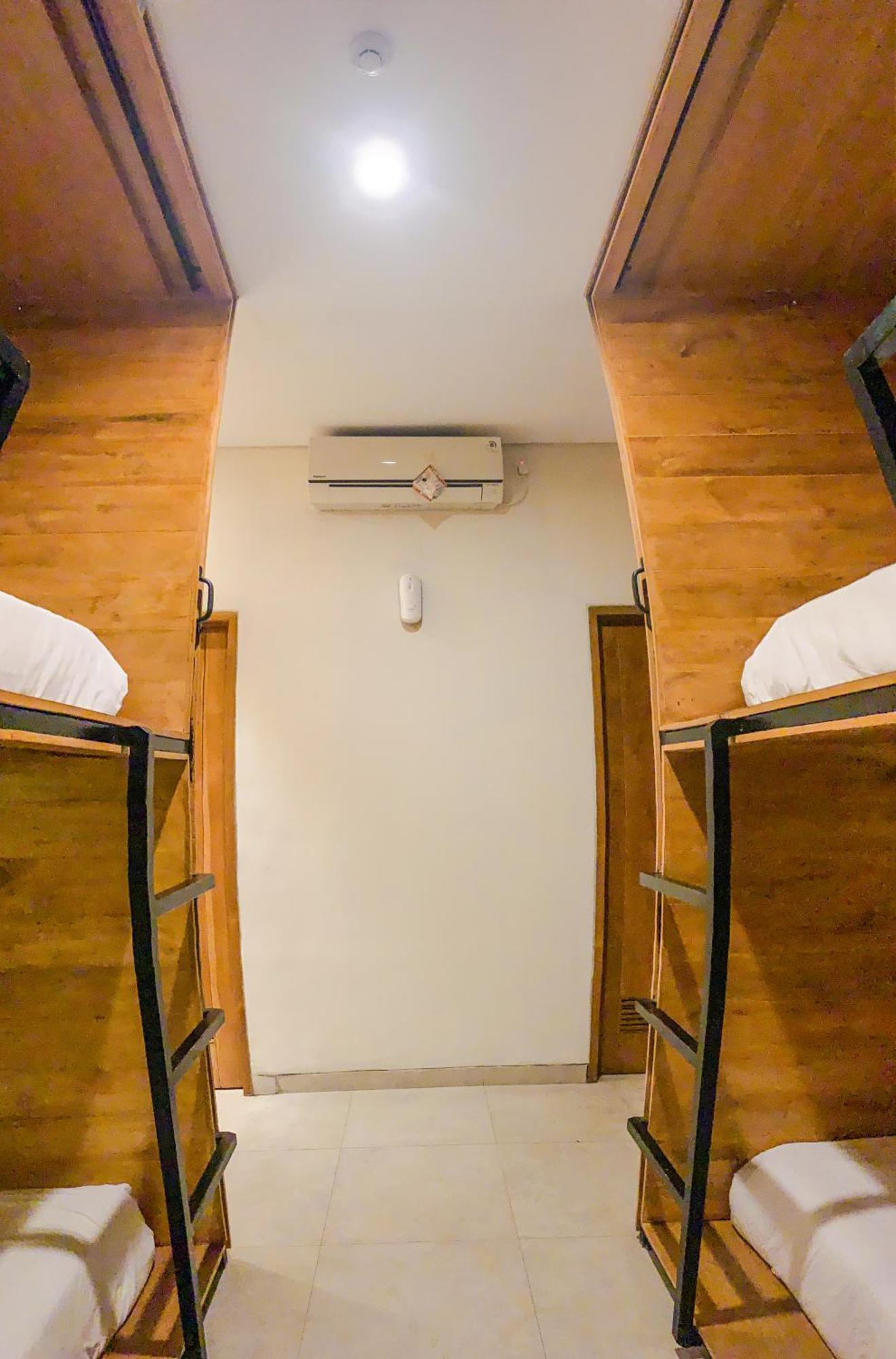 Hostel Dbeds Kuta