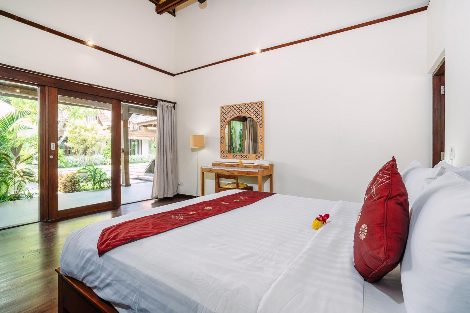 Cira - 5 Bedrooms Private Next To