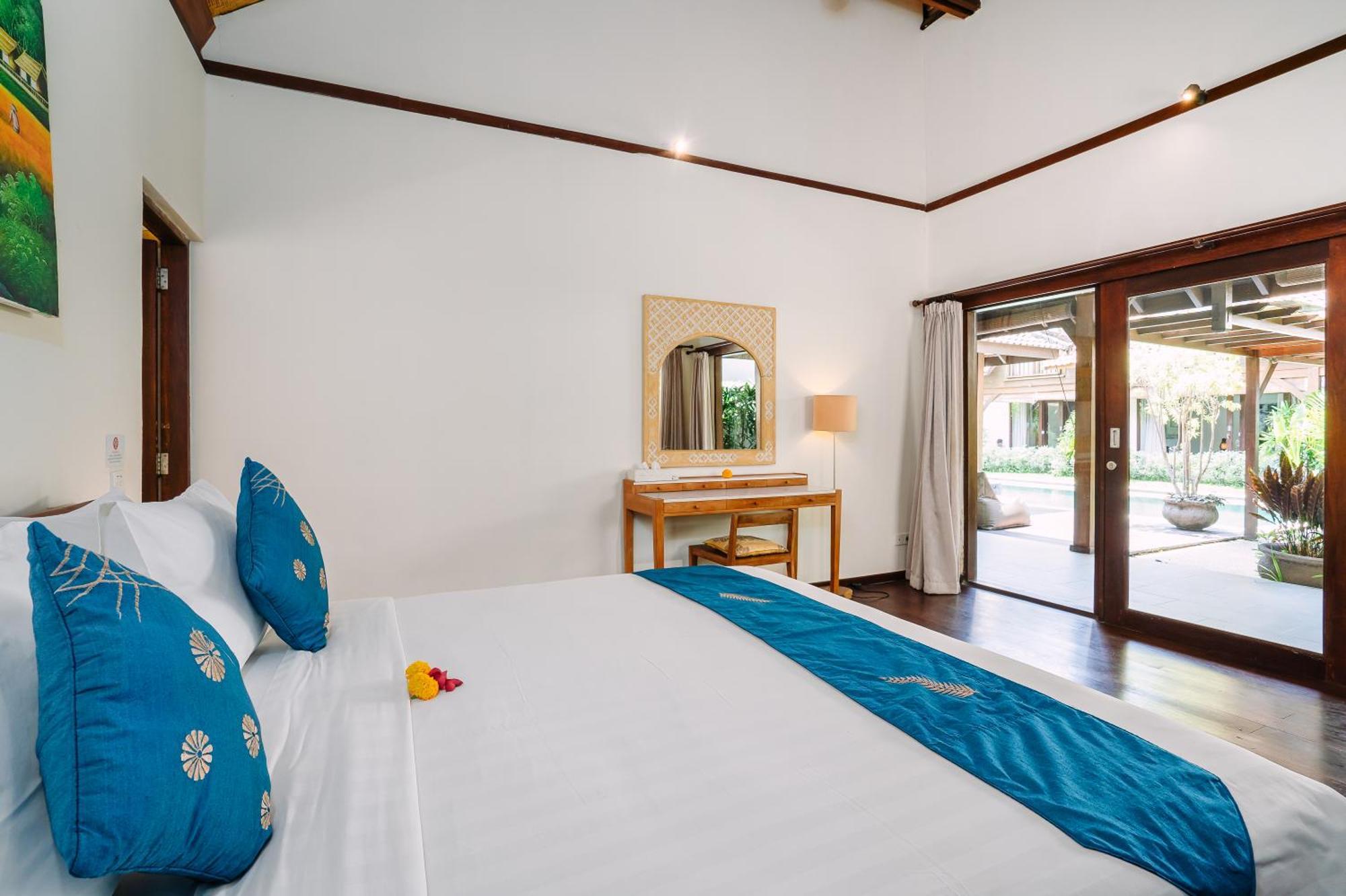 Cira - 5 Bedrooms Private Next To Villa Seminyak (Bali)
