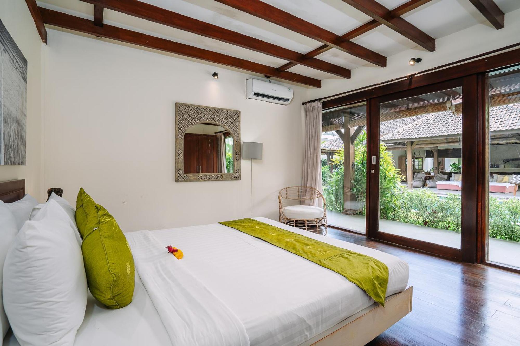 Villa Cira - 5 Bedrooms Private Next To *