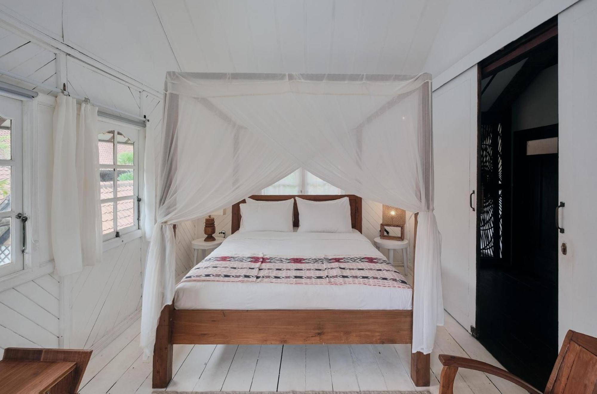 Villa Nativ Living Legian 6br 16px Big Group Walk To 66 Seminyak (Bali)
