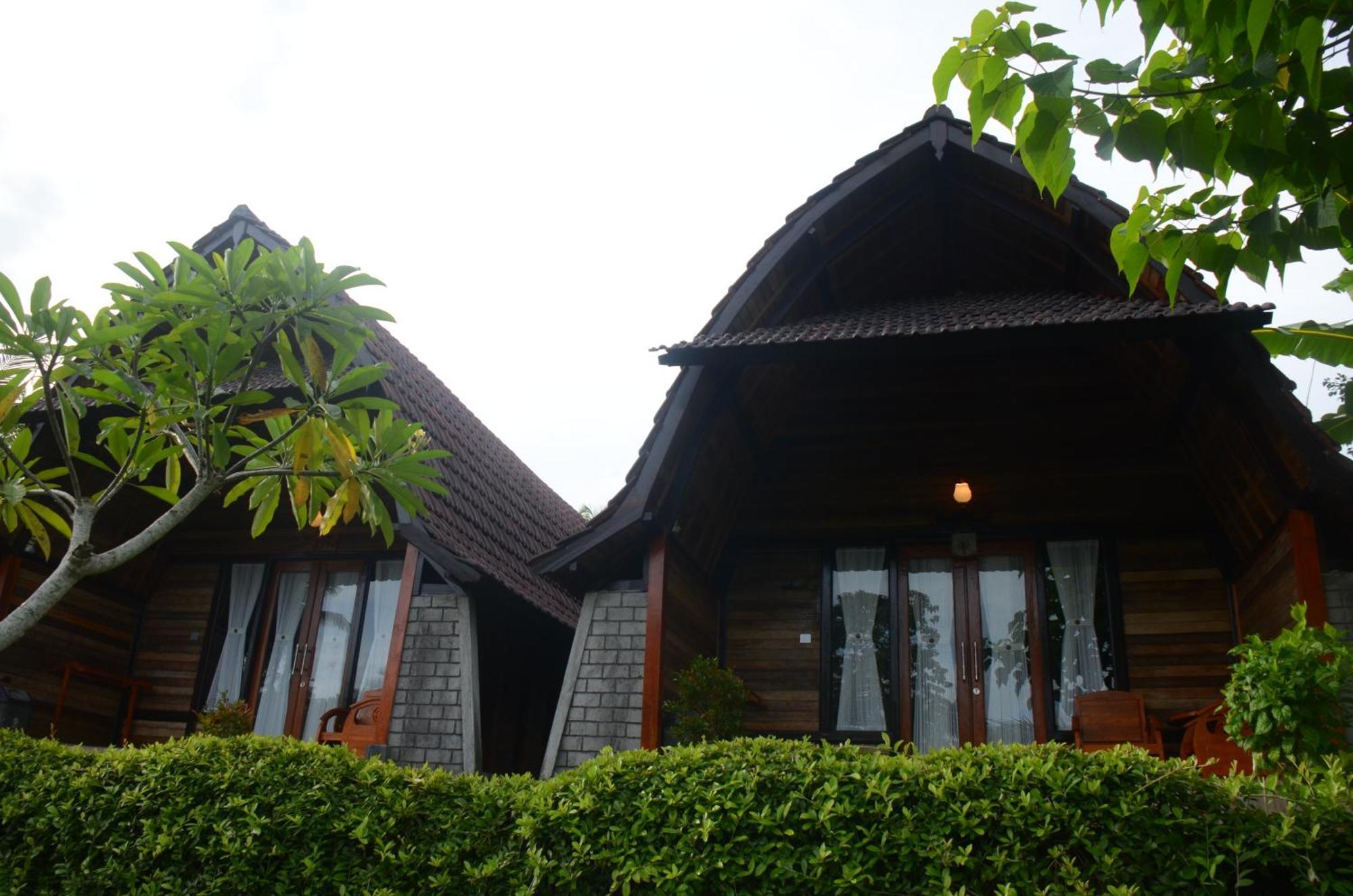 Holiday park Mamaras 3*
