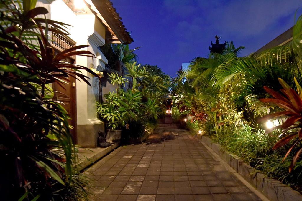 Aparthotel La House