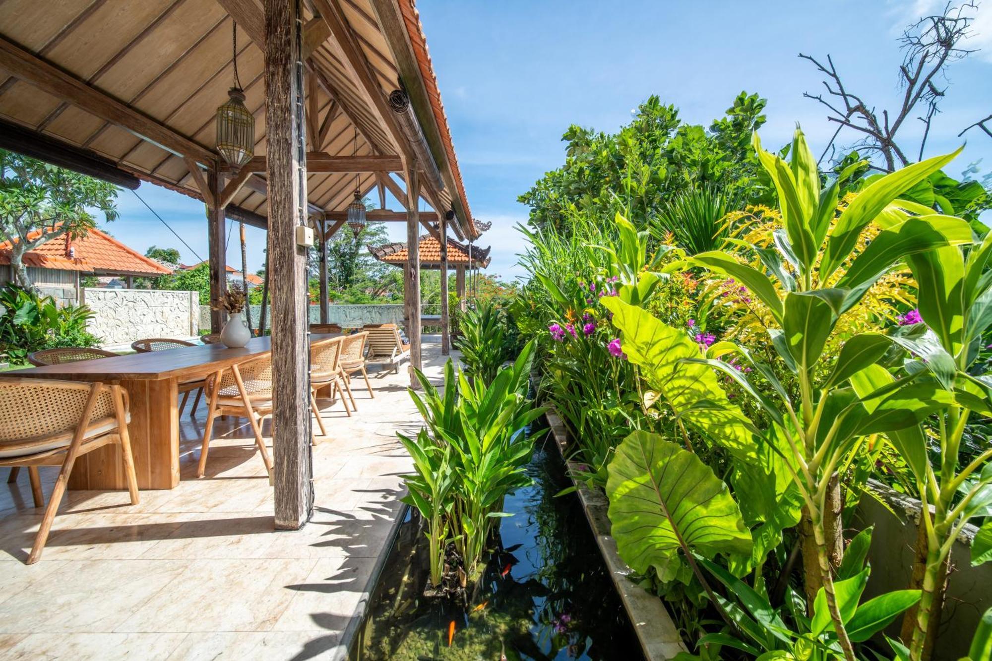 Tropical Indah Uluwatu (Bali)