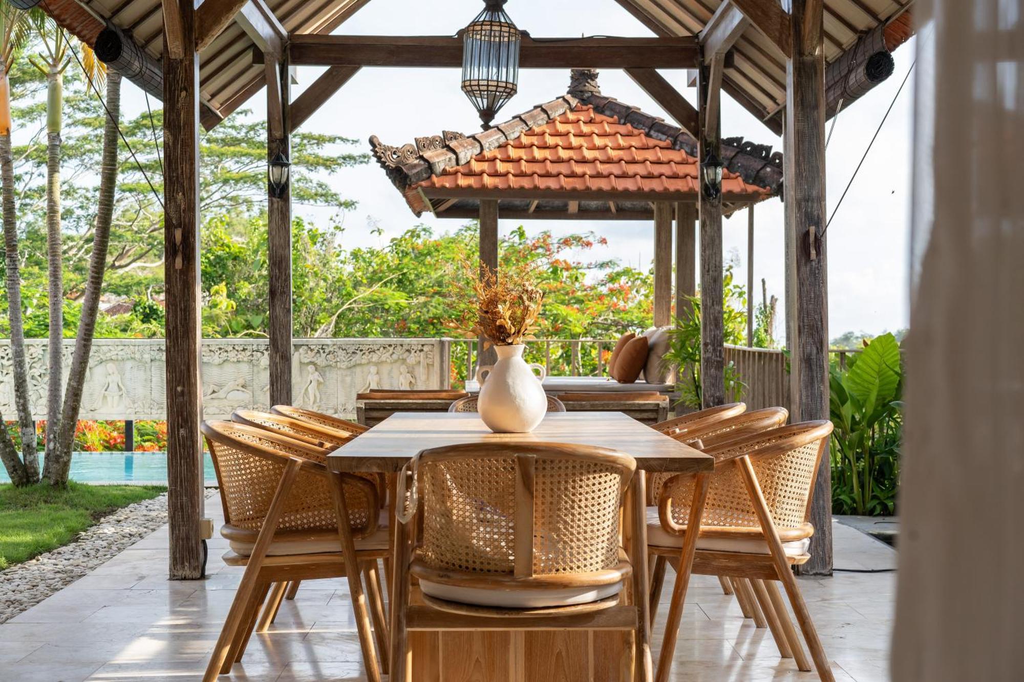 Tropical Indah *