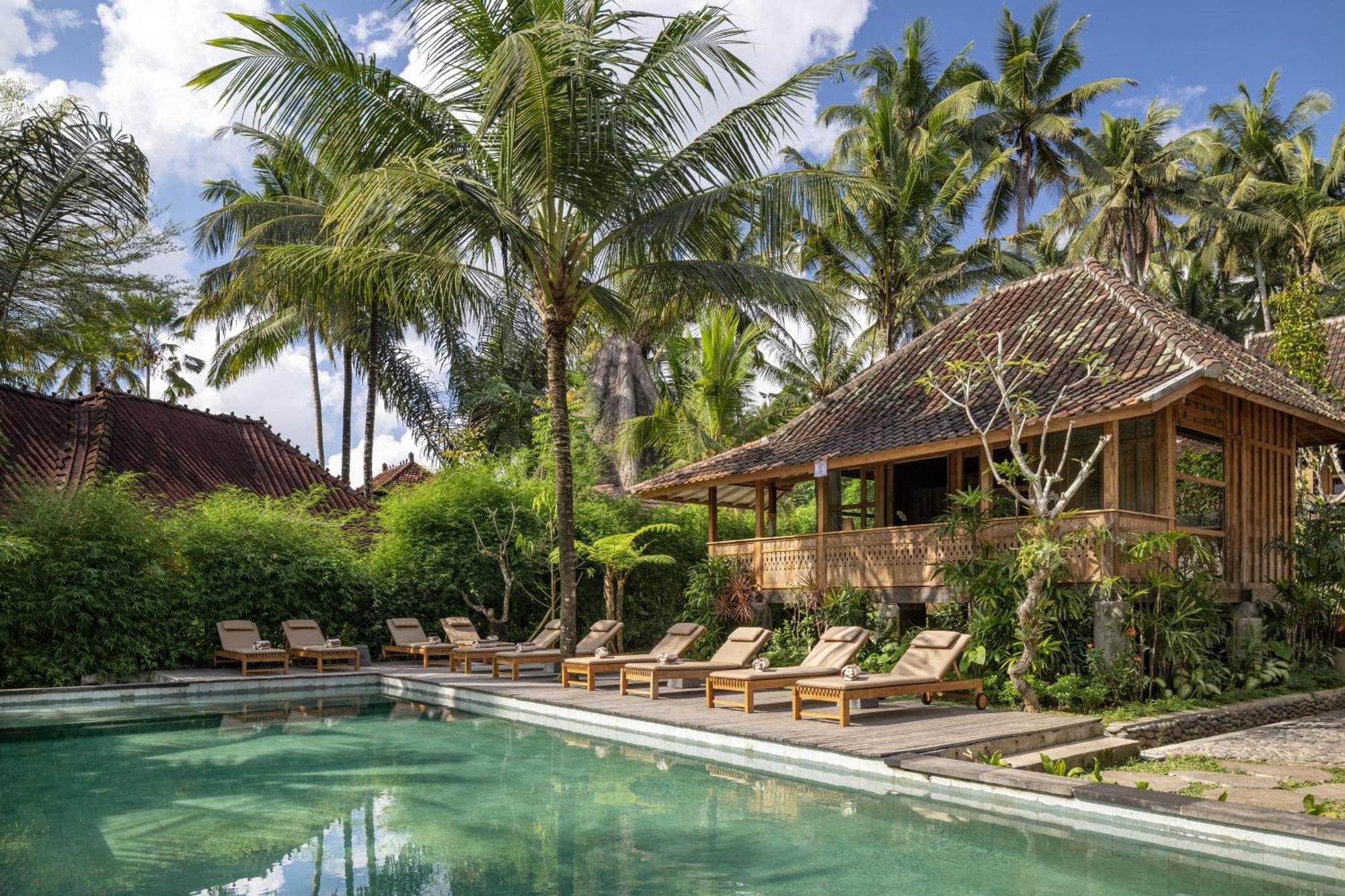 Resor Rumah Kayu 4*