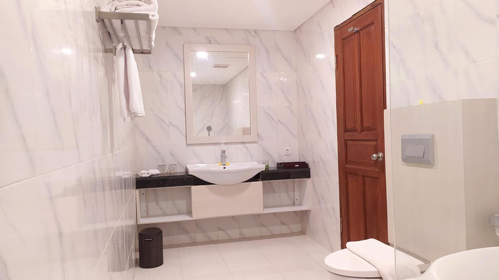 Puri Hotel Lovina (Bali)