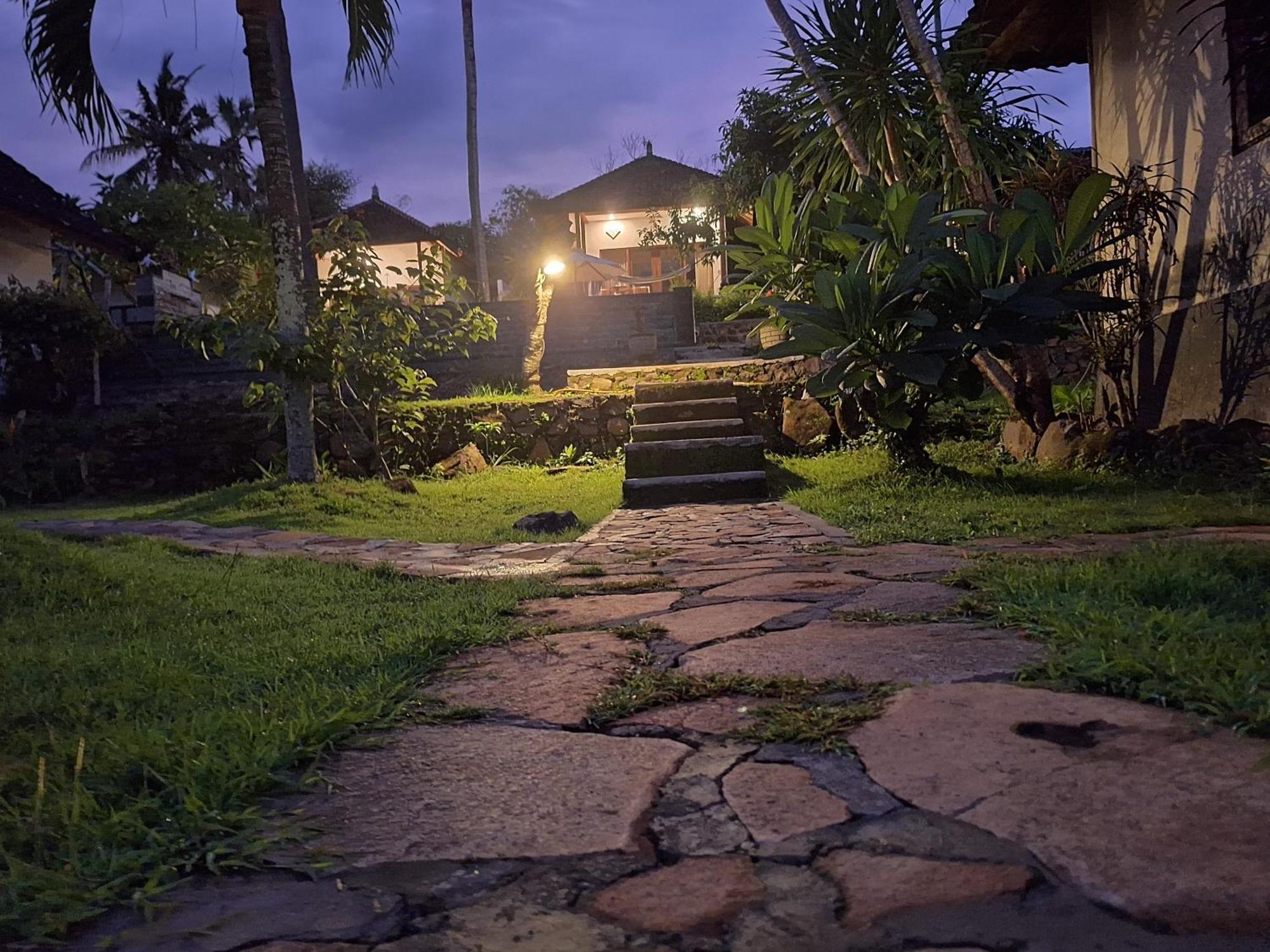 Frangipani & Restaurant Guest house 2*