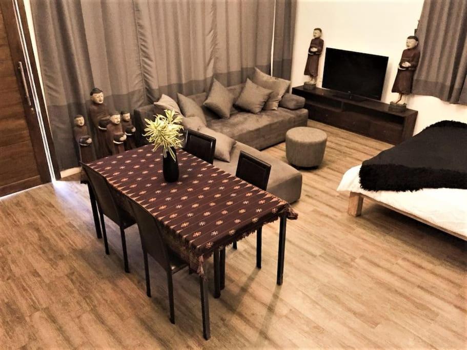 Sexy Nomad Luxury Studio, Kitchen & Wi-fi In Umalas Apartment Canggu (Bali)
