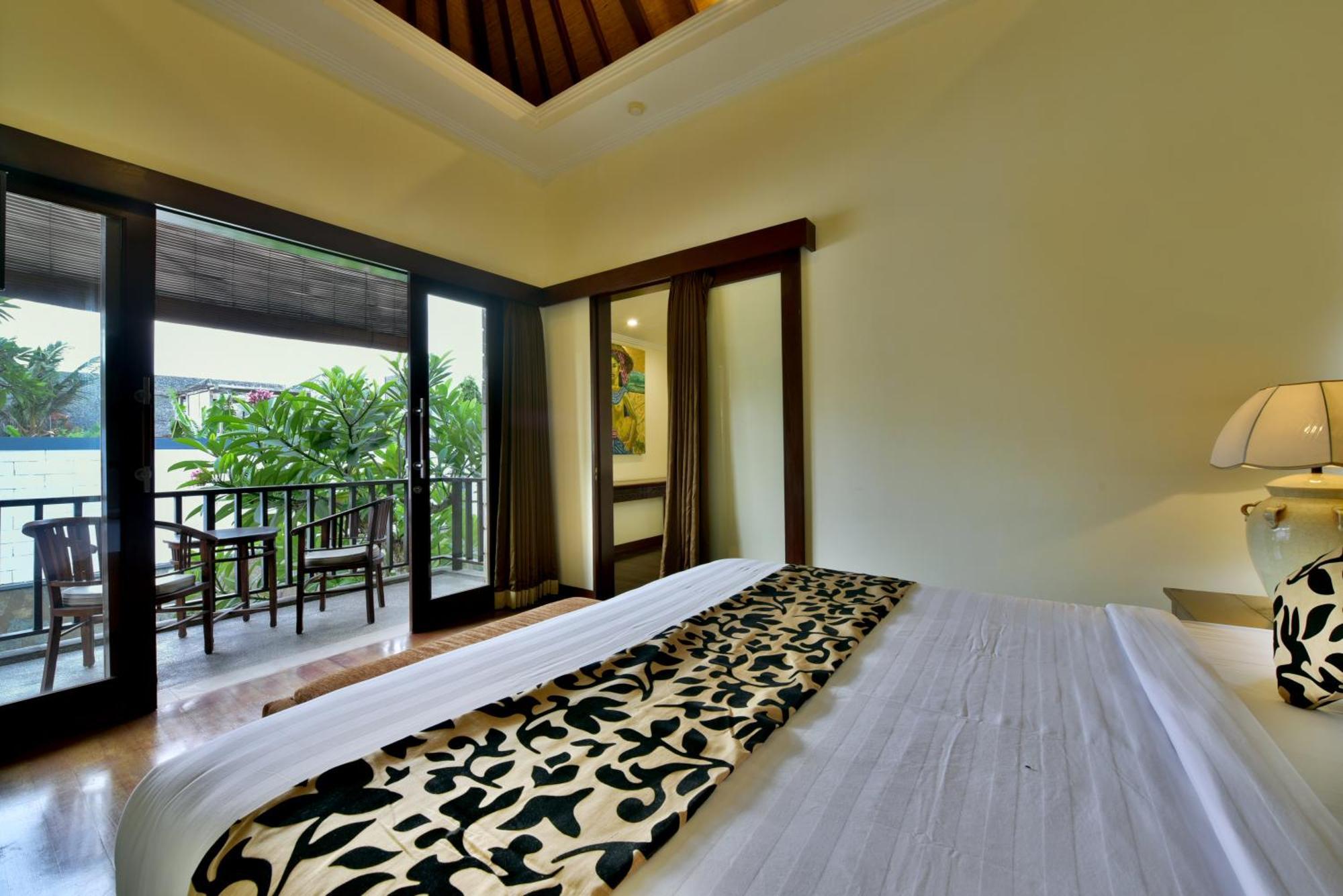 Villa The Khayangan Dreams Villa, *