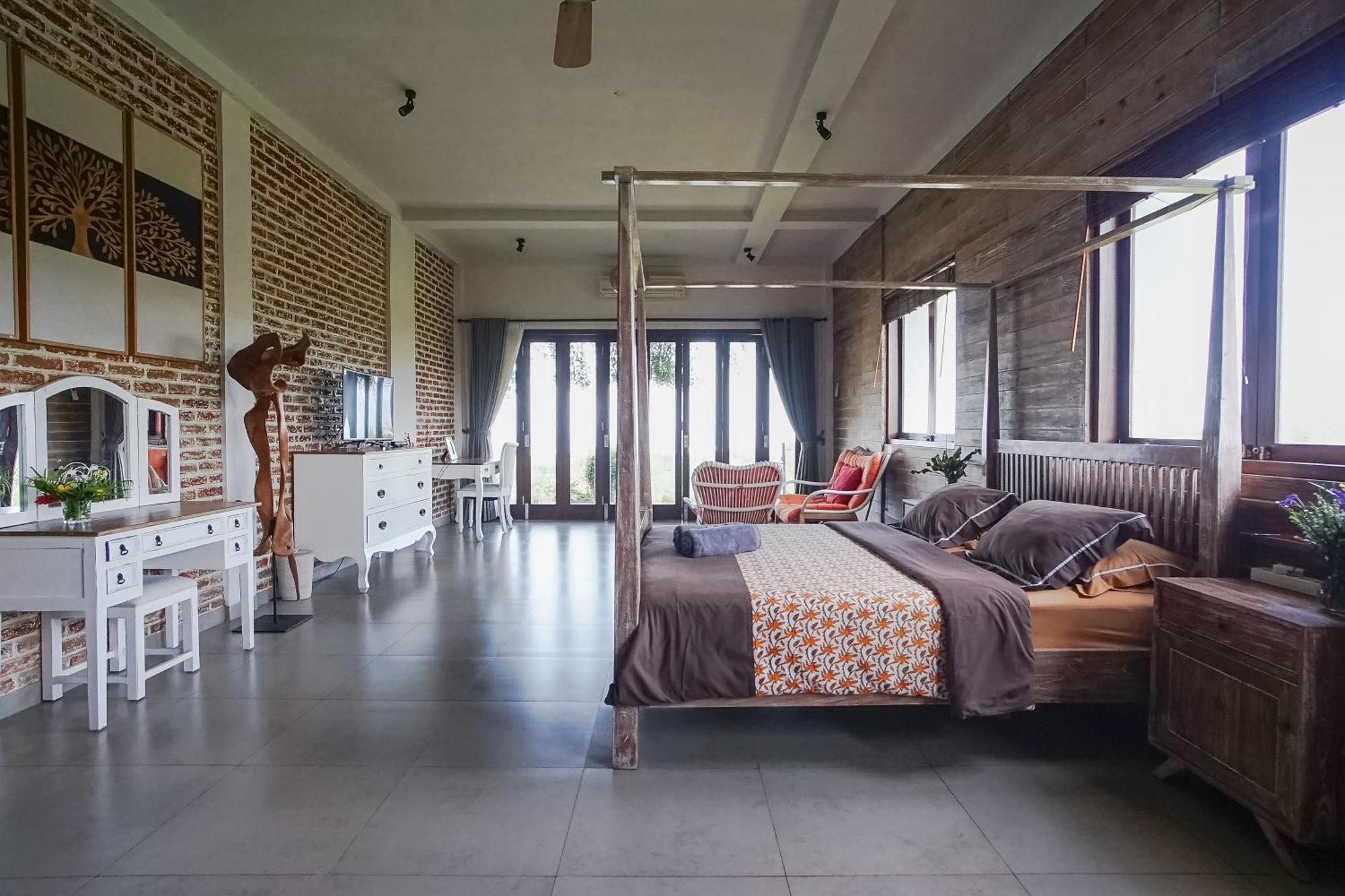 The Ocean Views Luxury & Villa