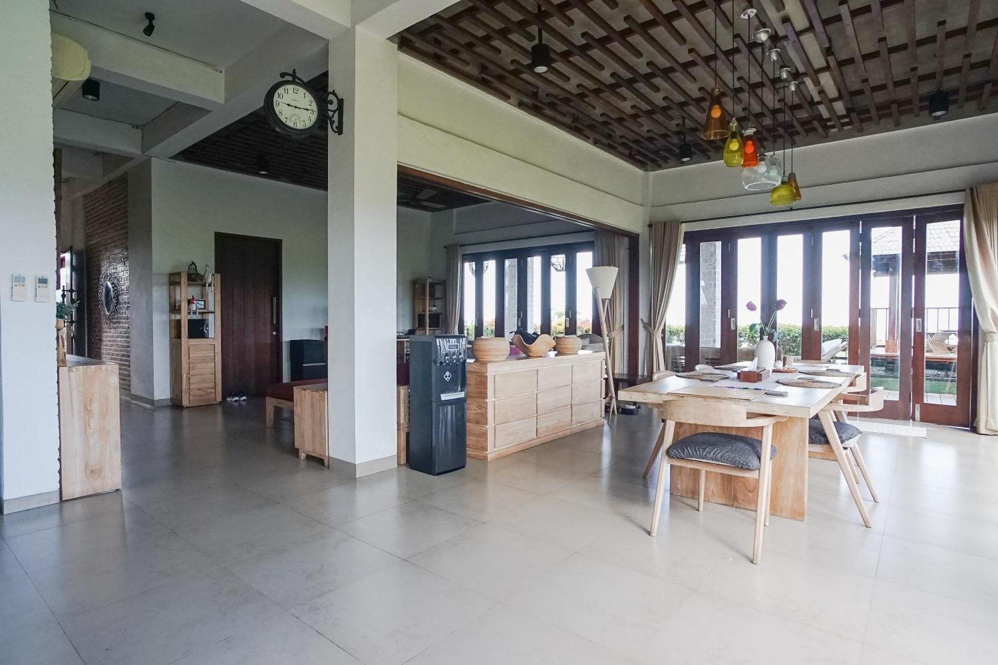 The Ocean Views Luxury & Uluwatu (Bali)