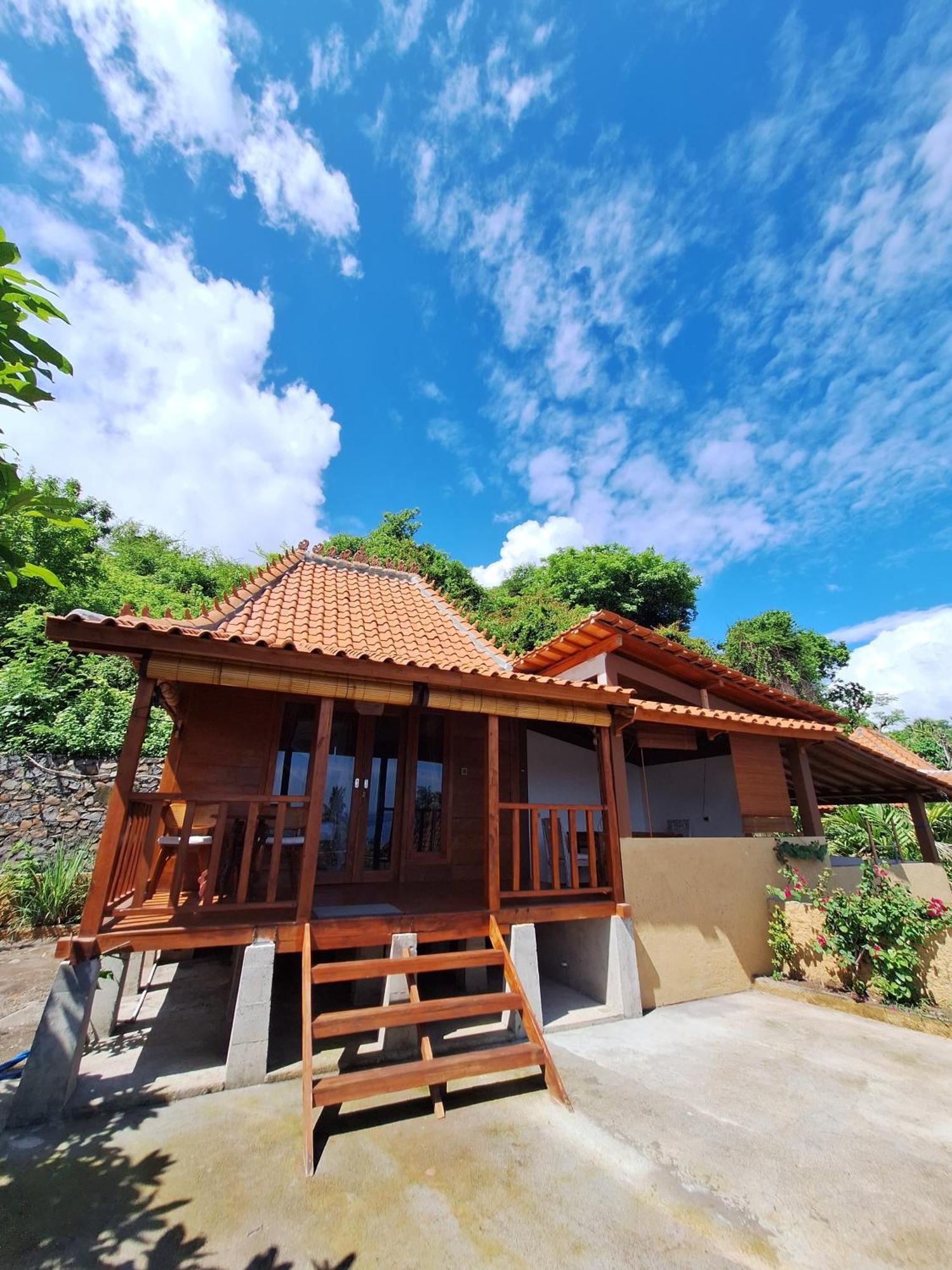 Rumah Wayans Lipah Bed & Breakfast