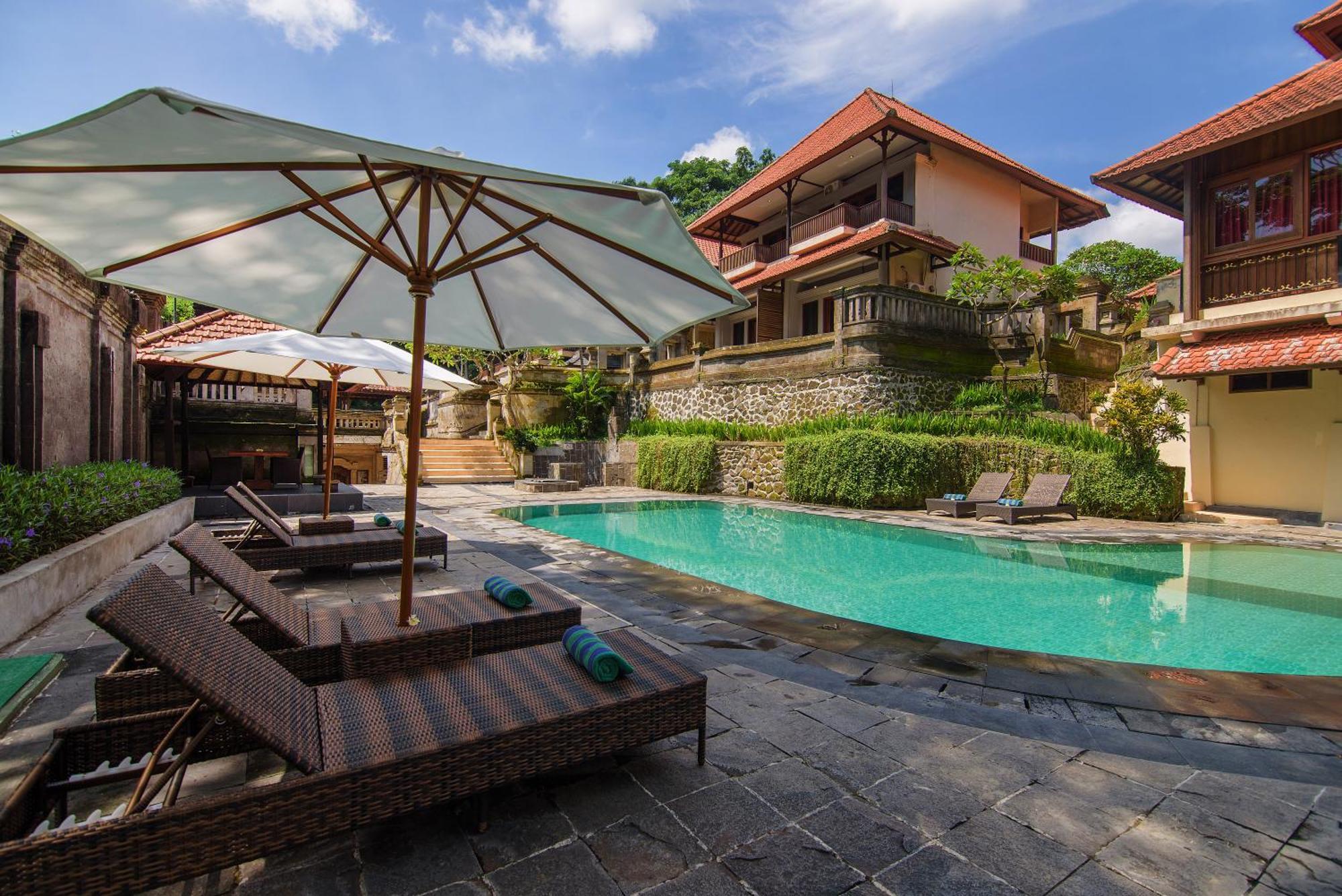 Champlung Sari & Hotel