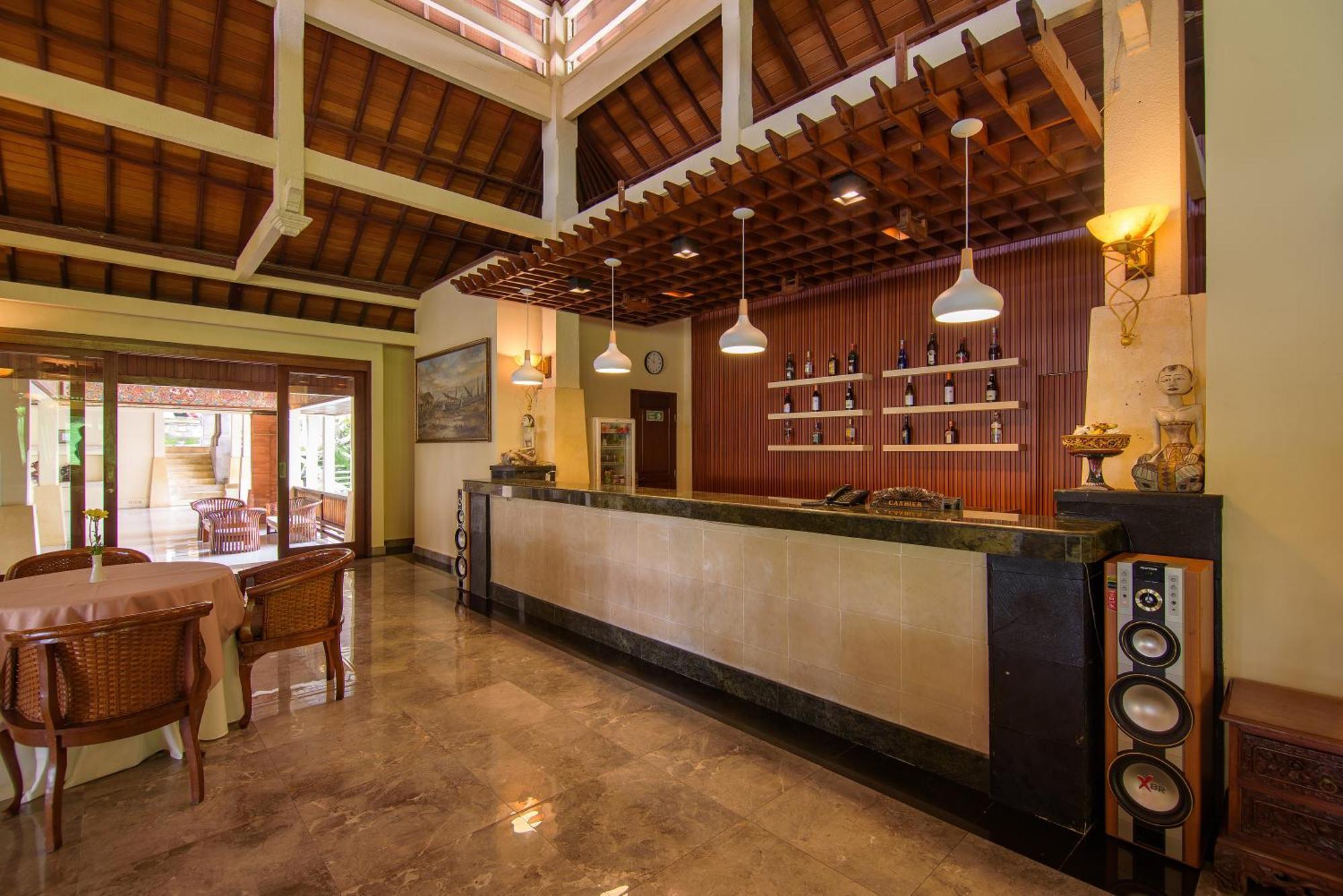 Hotel Champlung Sari & 4*