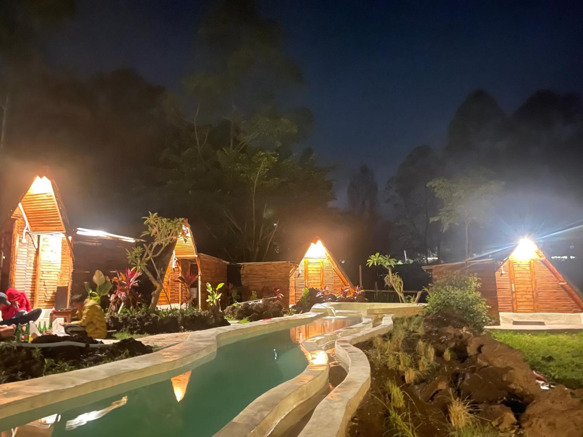 Triangular House And Hot Spring Guest house Kubupenlokan