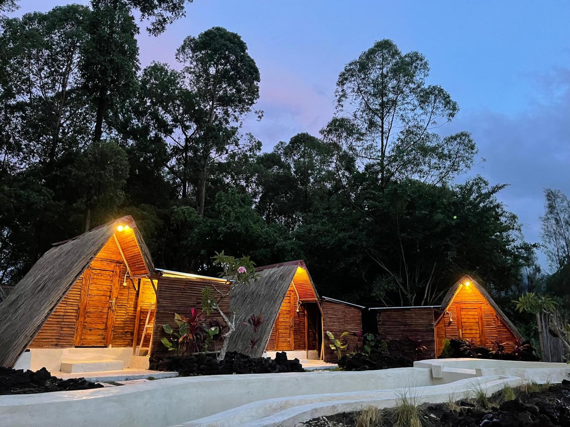 Guest house Triangular House And Hot Spring Kubupenlokan