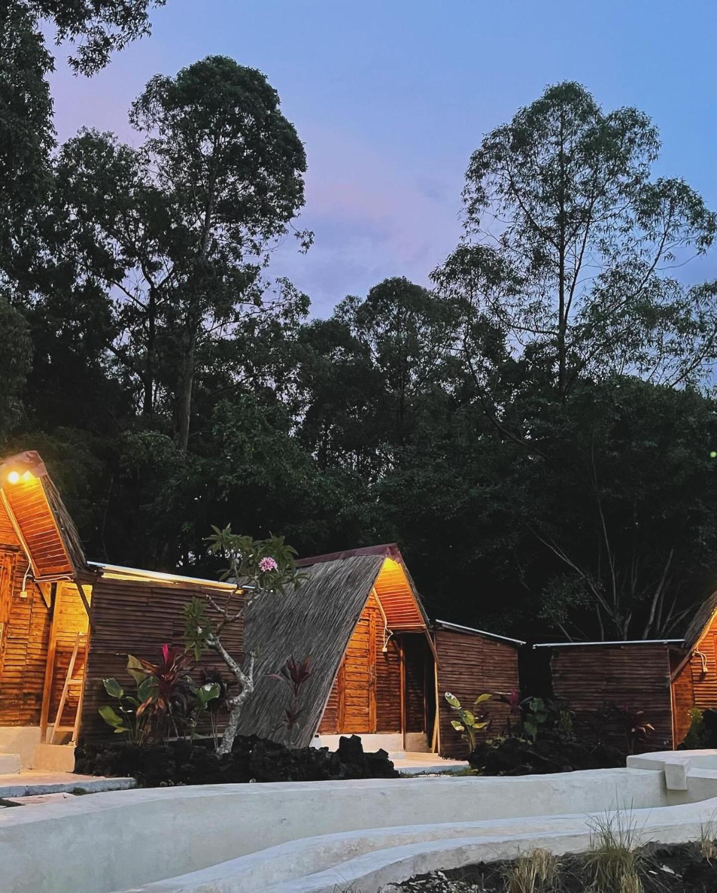 Triangular House And Hot Spring Guest house