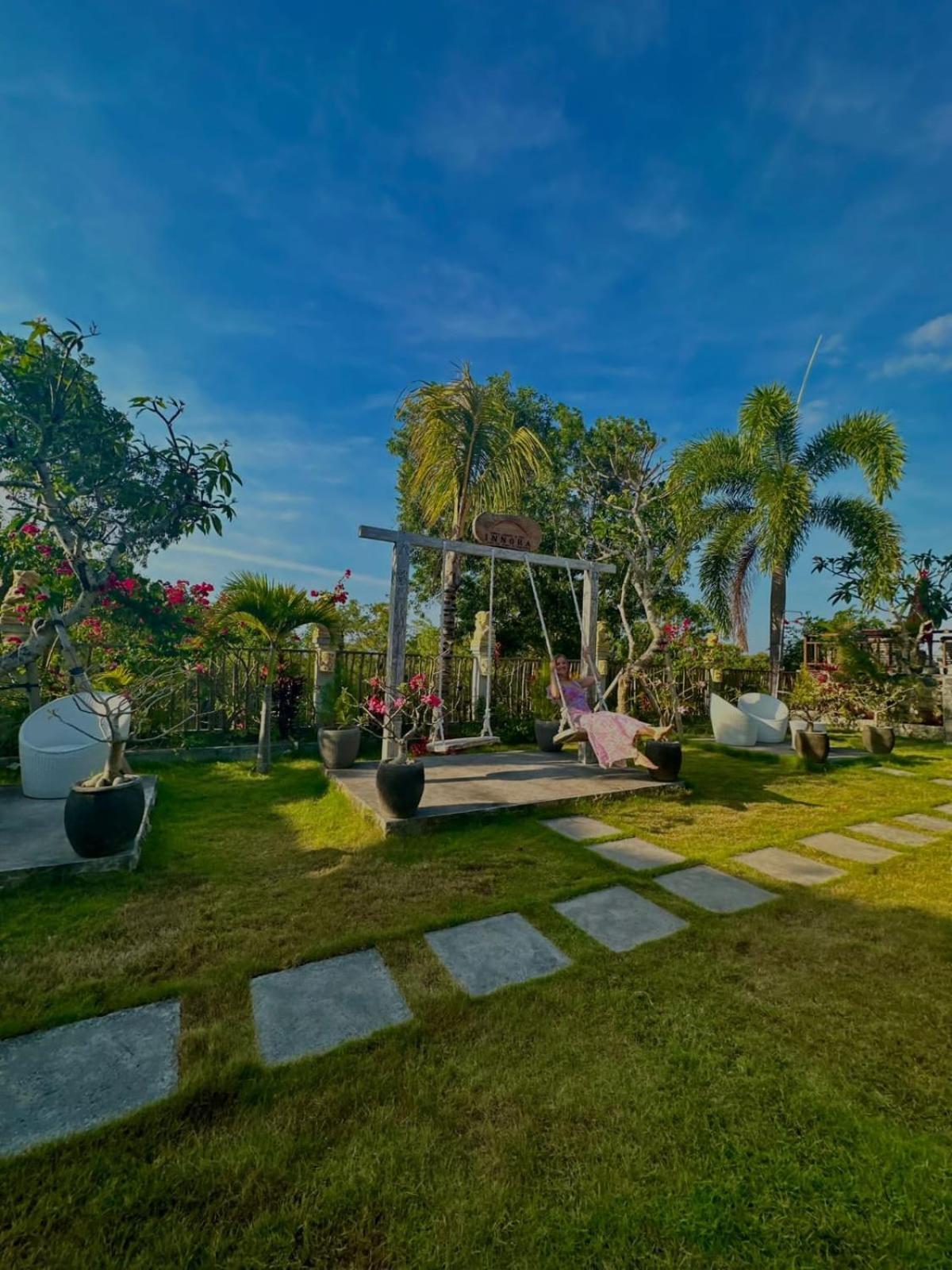 Hotel Innora Jungle And Batununggul