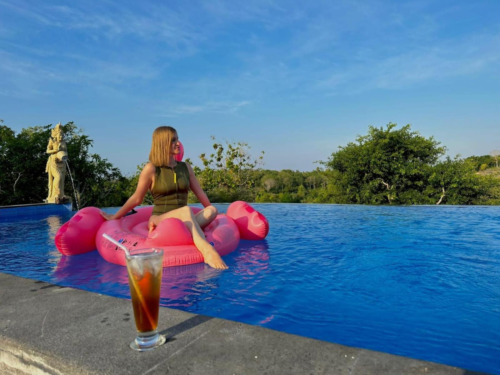 Innora Jungle And Hotel Batununggul