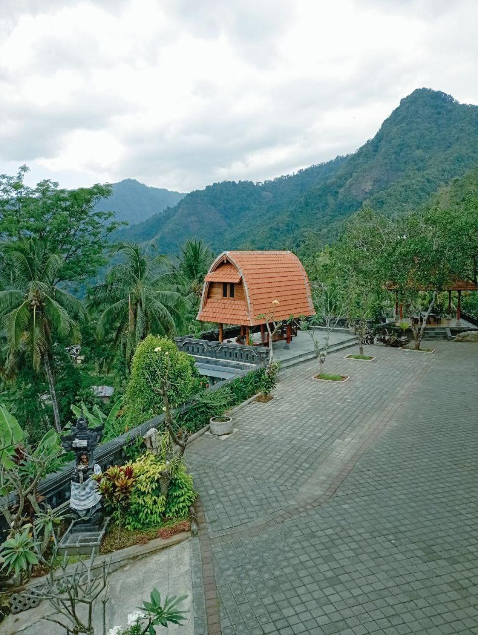 Hotel Rostika Villa&camping Sekumpul 3*