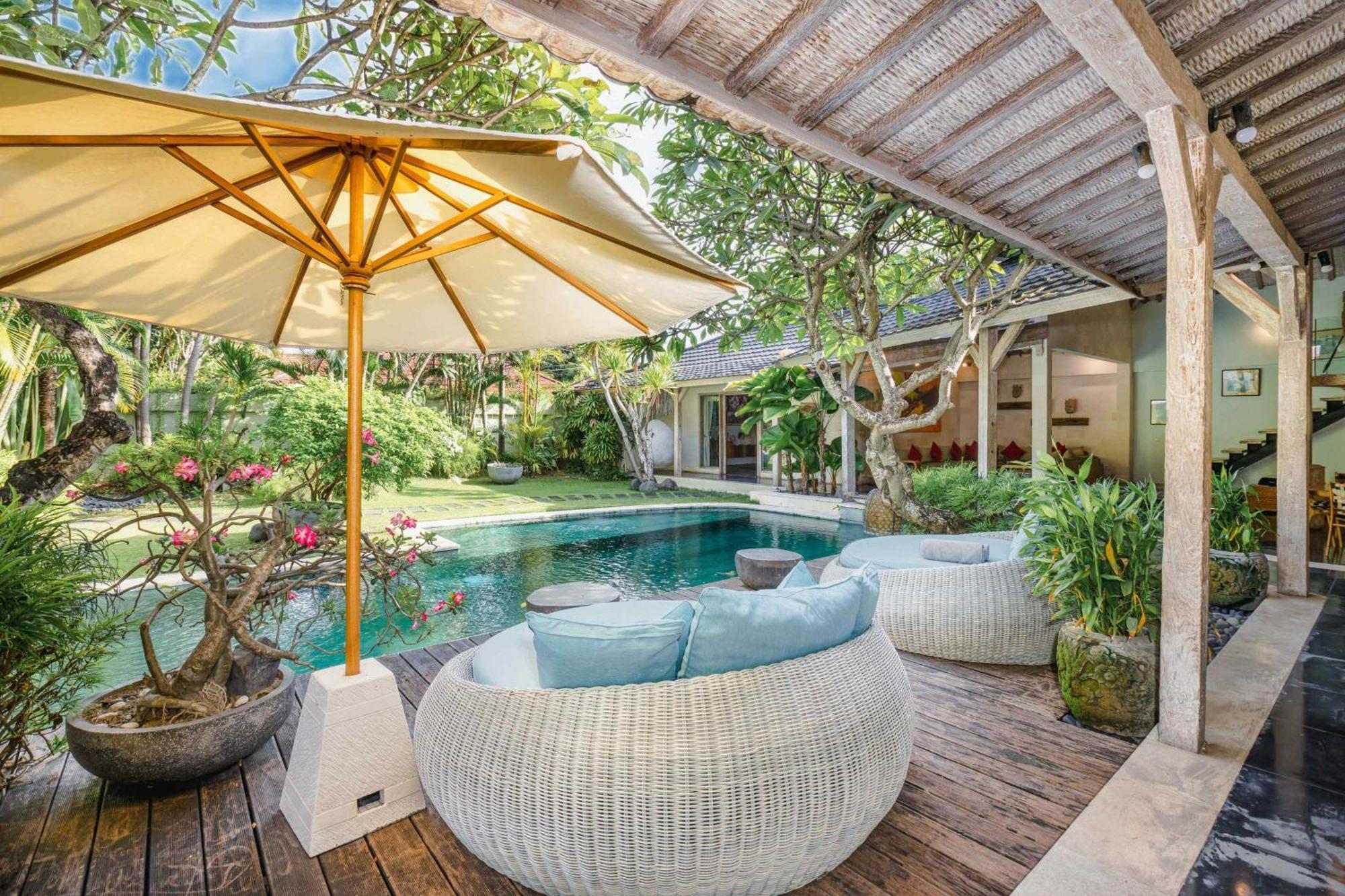 Villa Cinta Damai - Stunning & Stylish 4br Luxury In The Heart Of Seminyak, Just A 10-min Walk To The